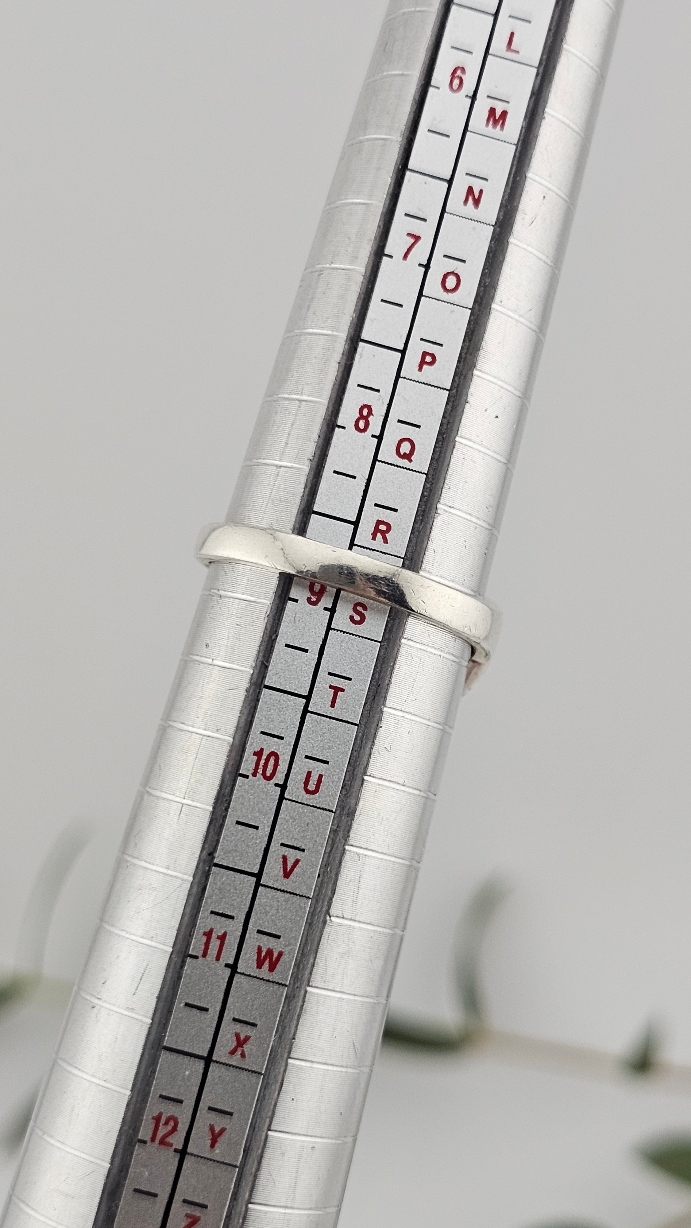 925 Sterling Silver Ring Featuring Green Onyx and Marcasites Gemstones , size R