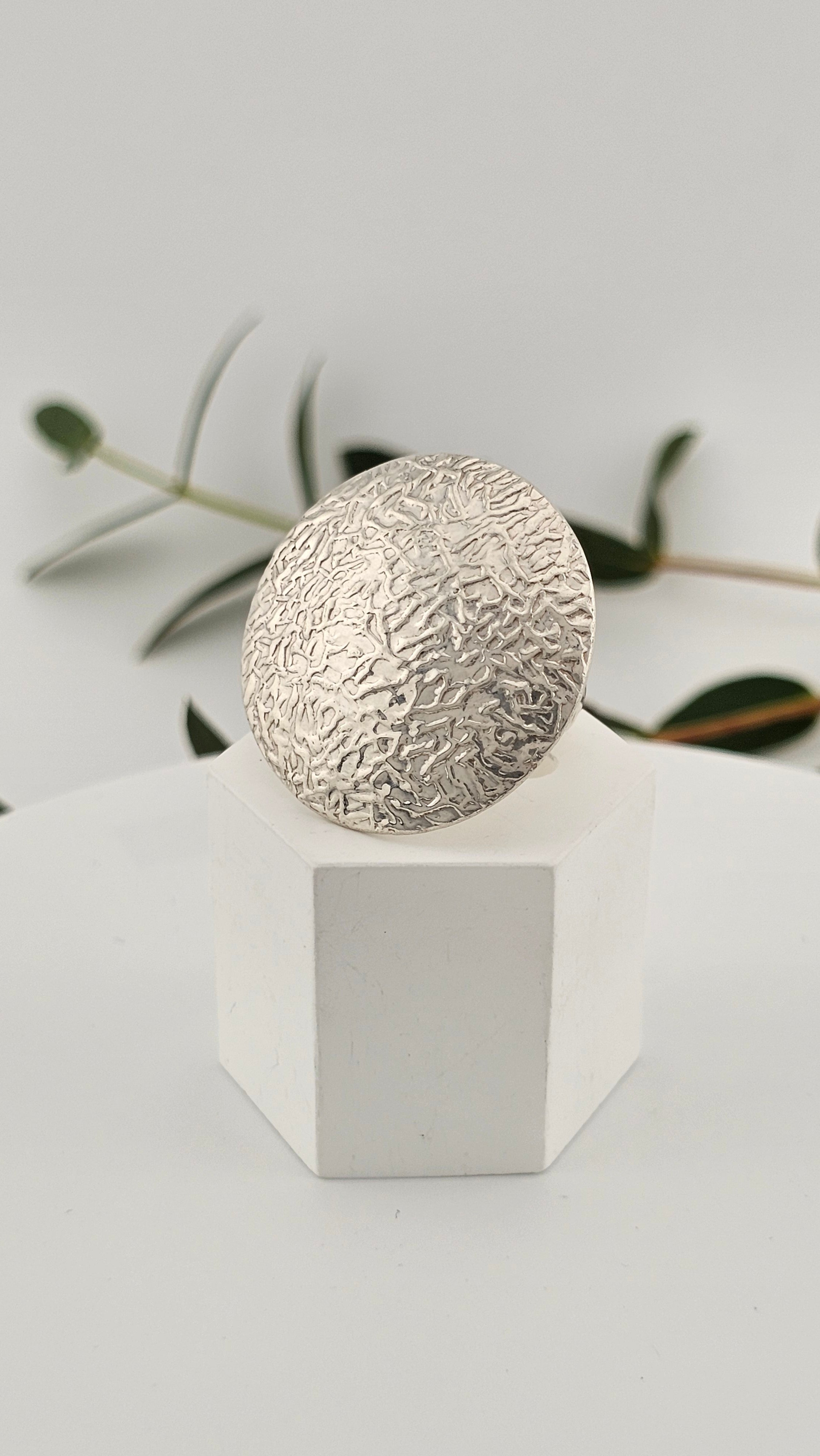 925 Sterling Silver Large,Round, Textured Statement Ring,size O 1/2