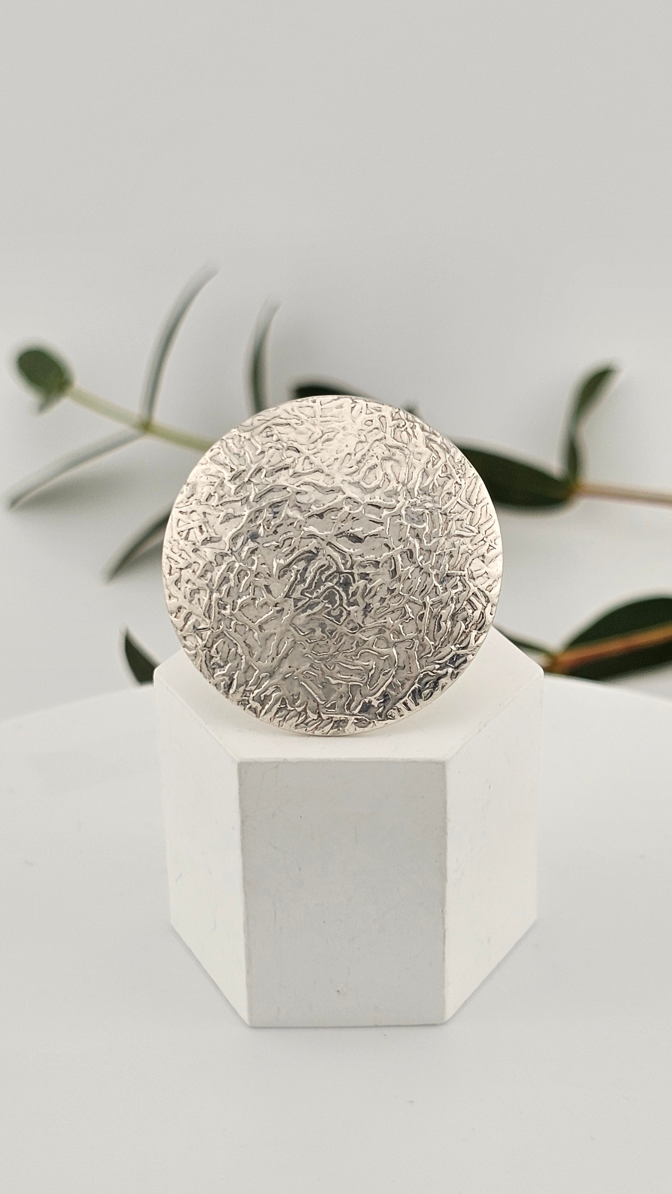 925 Sterling Silver Large,Round, Textured Statement Ring,size O 1/2