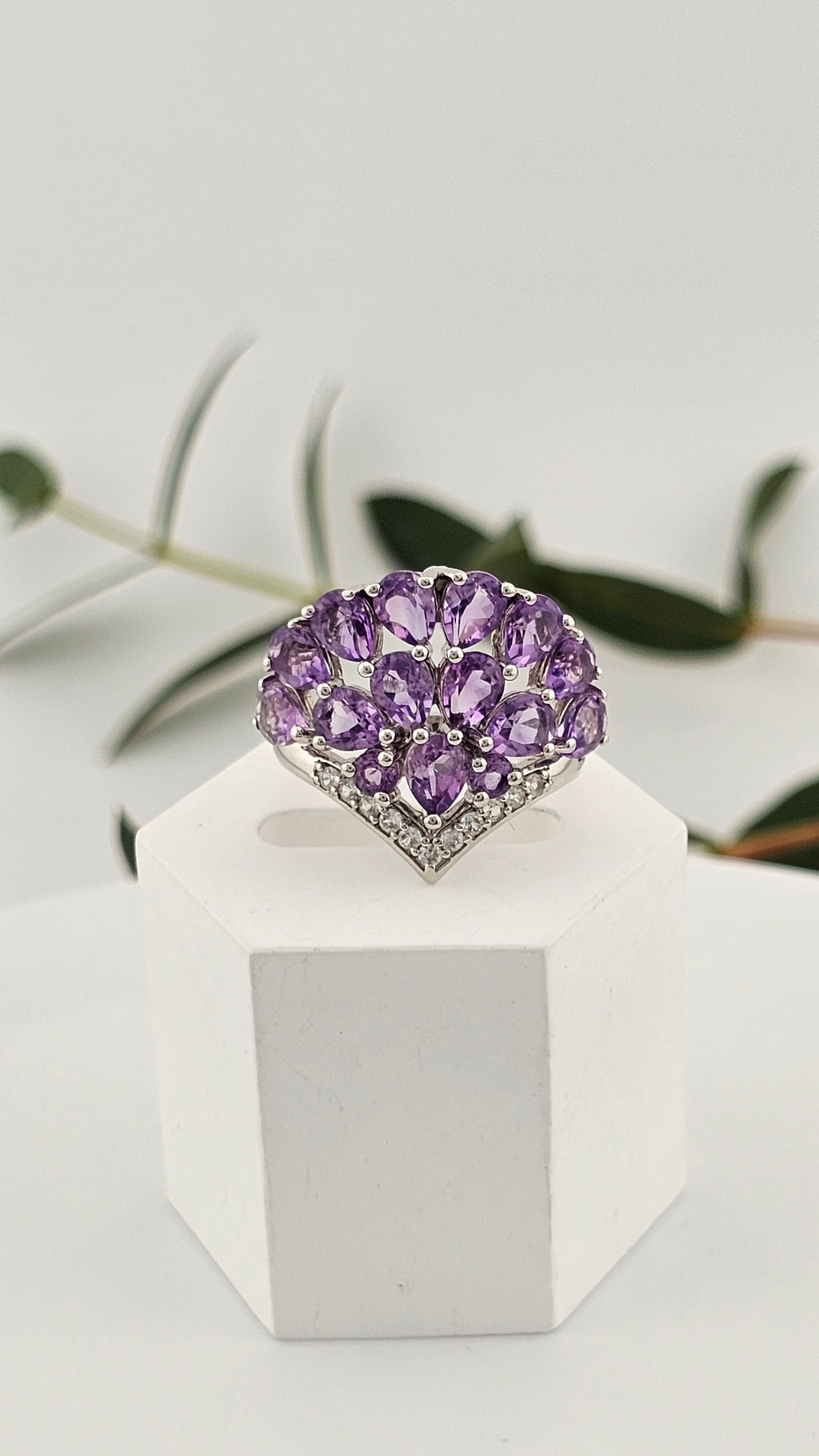 Preloved 925 Sterling Silver Ring set with Natural Amethyst and Clear Zirconia