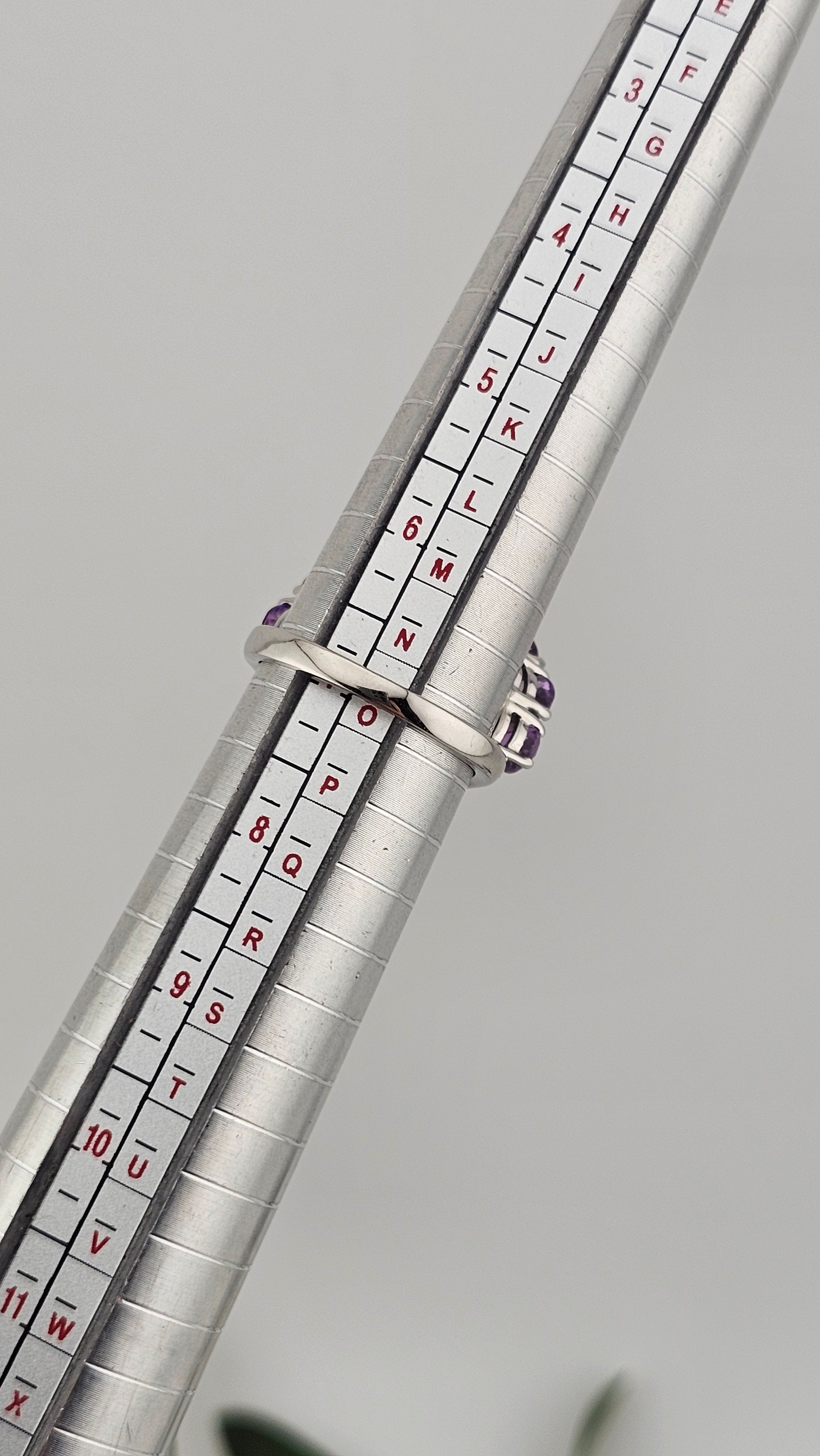 Preloved 925 Sterling Silver Ring set with Natural Amethyst and Clear Zirconia