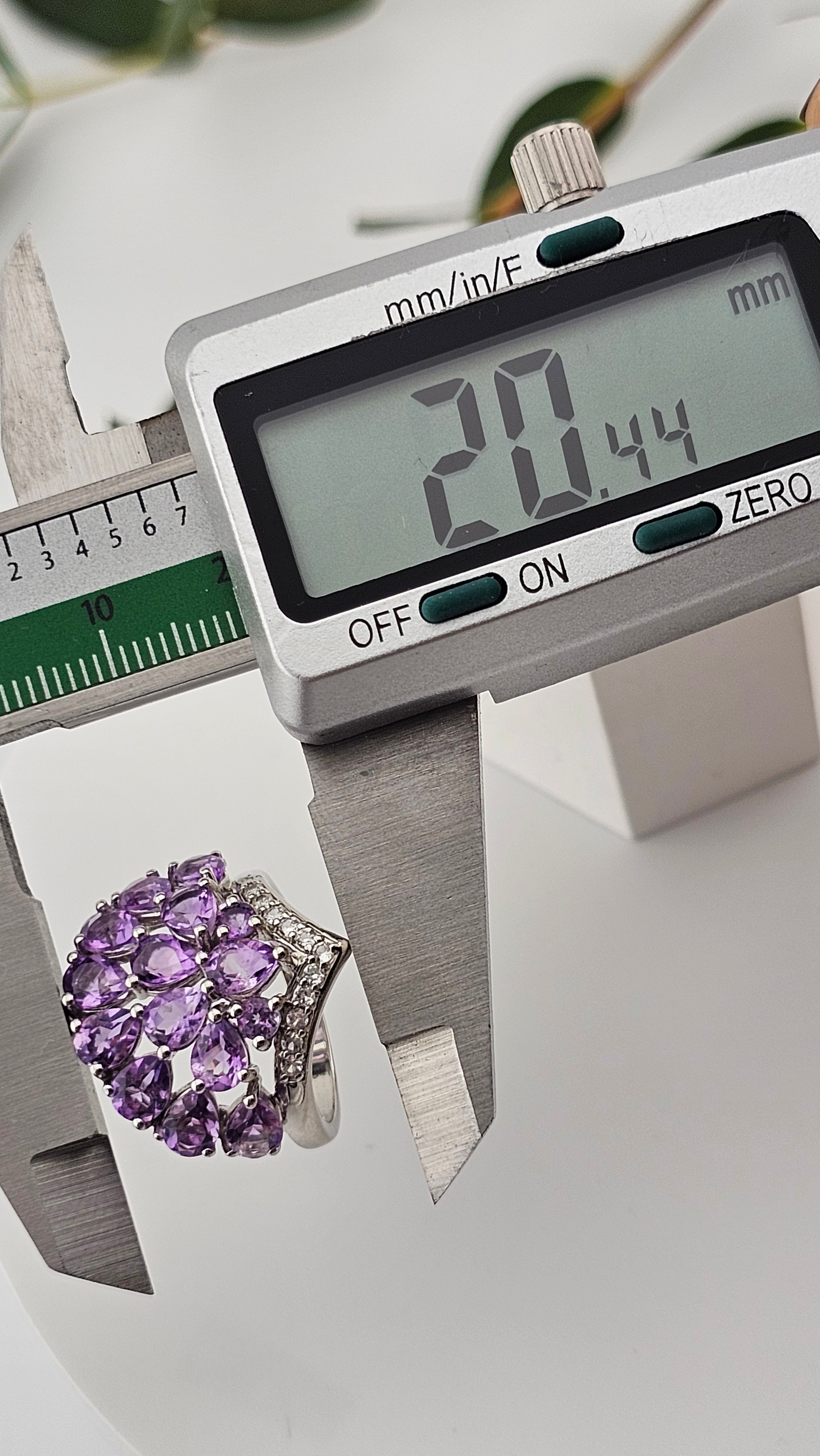 Preloved 925 Sterling Silver Ring set with Natural Amethyst and Clear Zirconia