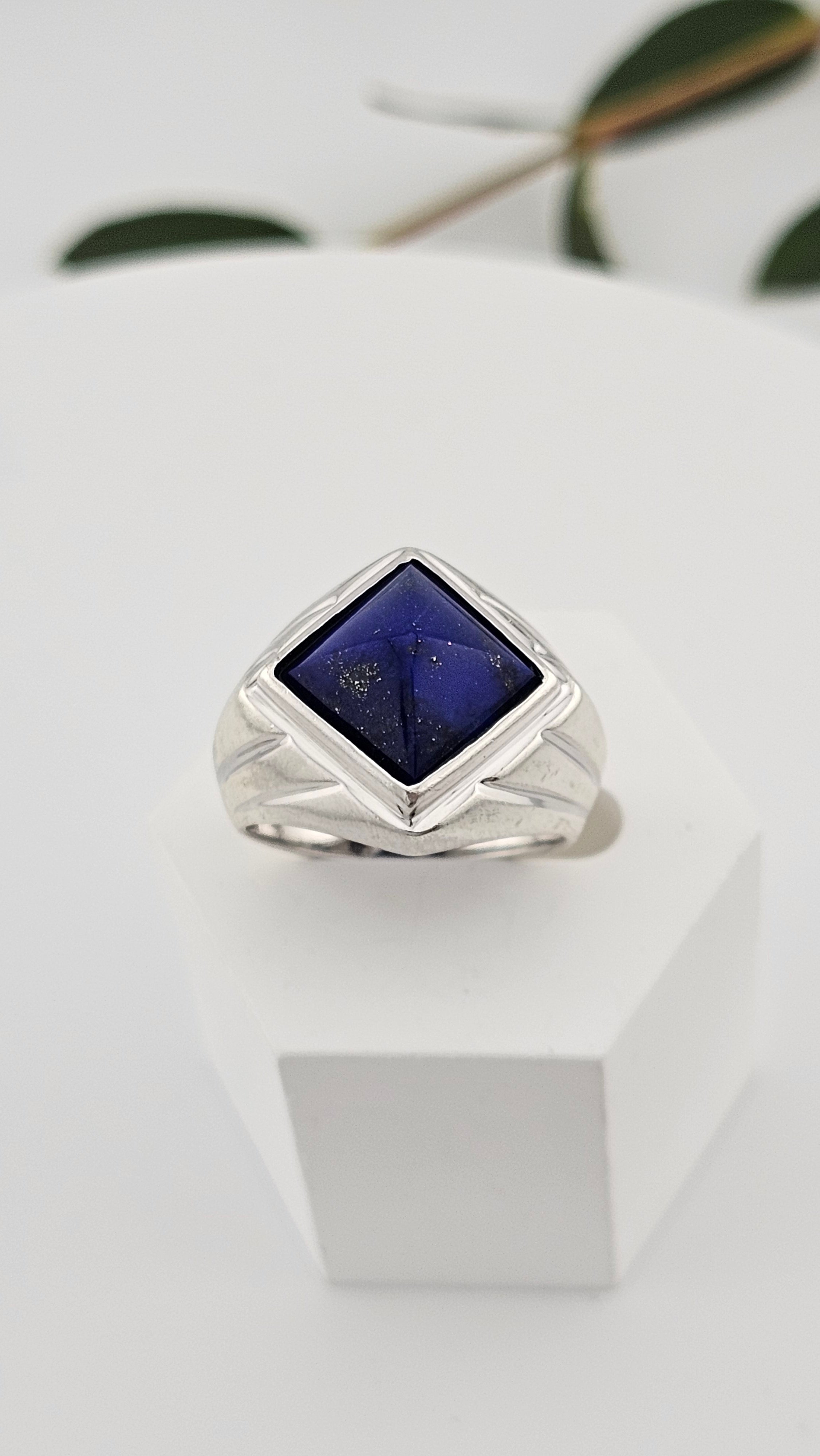 925 Sterling Silver Ring Featuring Natural Lapis Lazuli Gemstone, size M 1/2