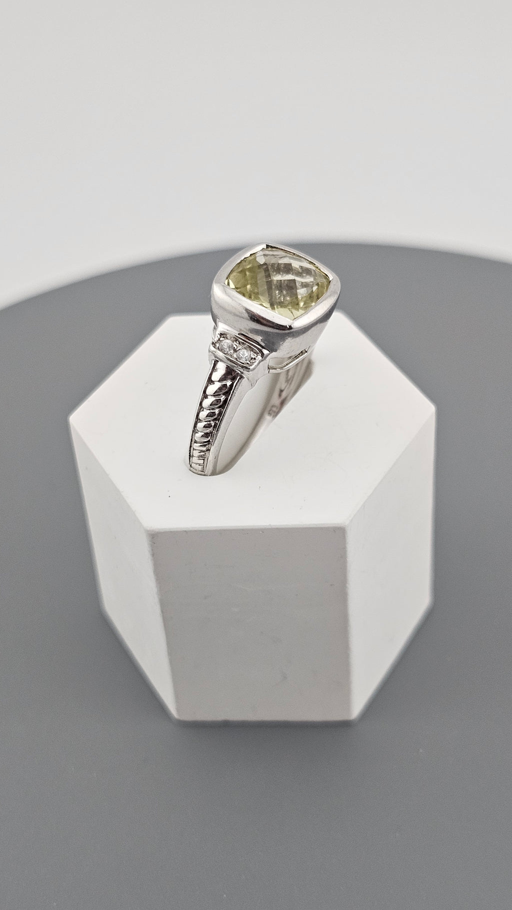 925 Sterling Ring set with Natural Lemon Quartz, size M 1/2