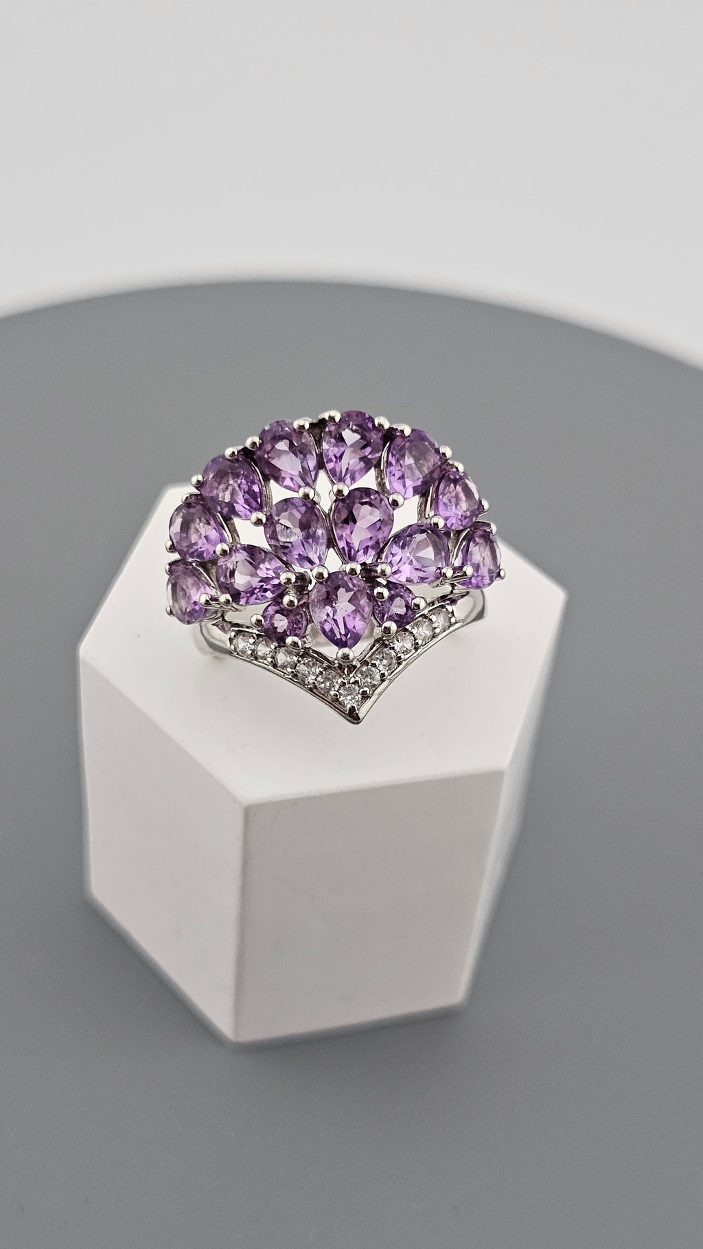 Preloved 925 Sterling Silver Ring set with Natural Amethyst and Clear Zirconia