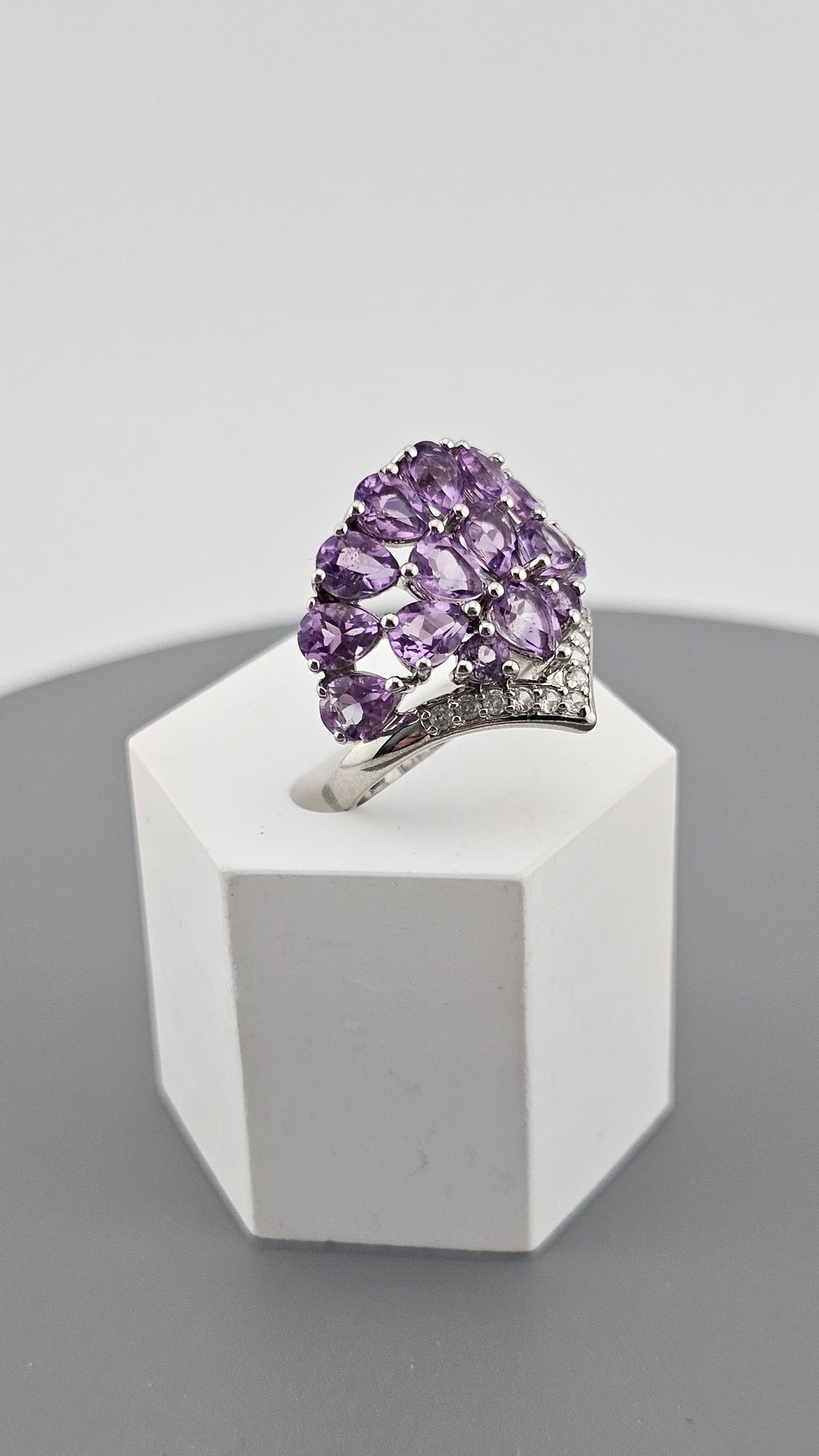 Preloved 925 Sterling Silver Ring set with Natural Amethyst and Clear Zirconia