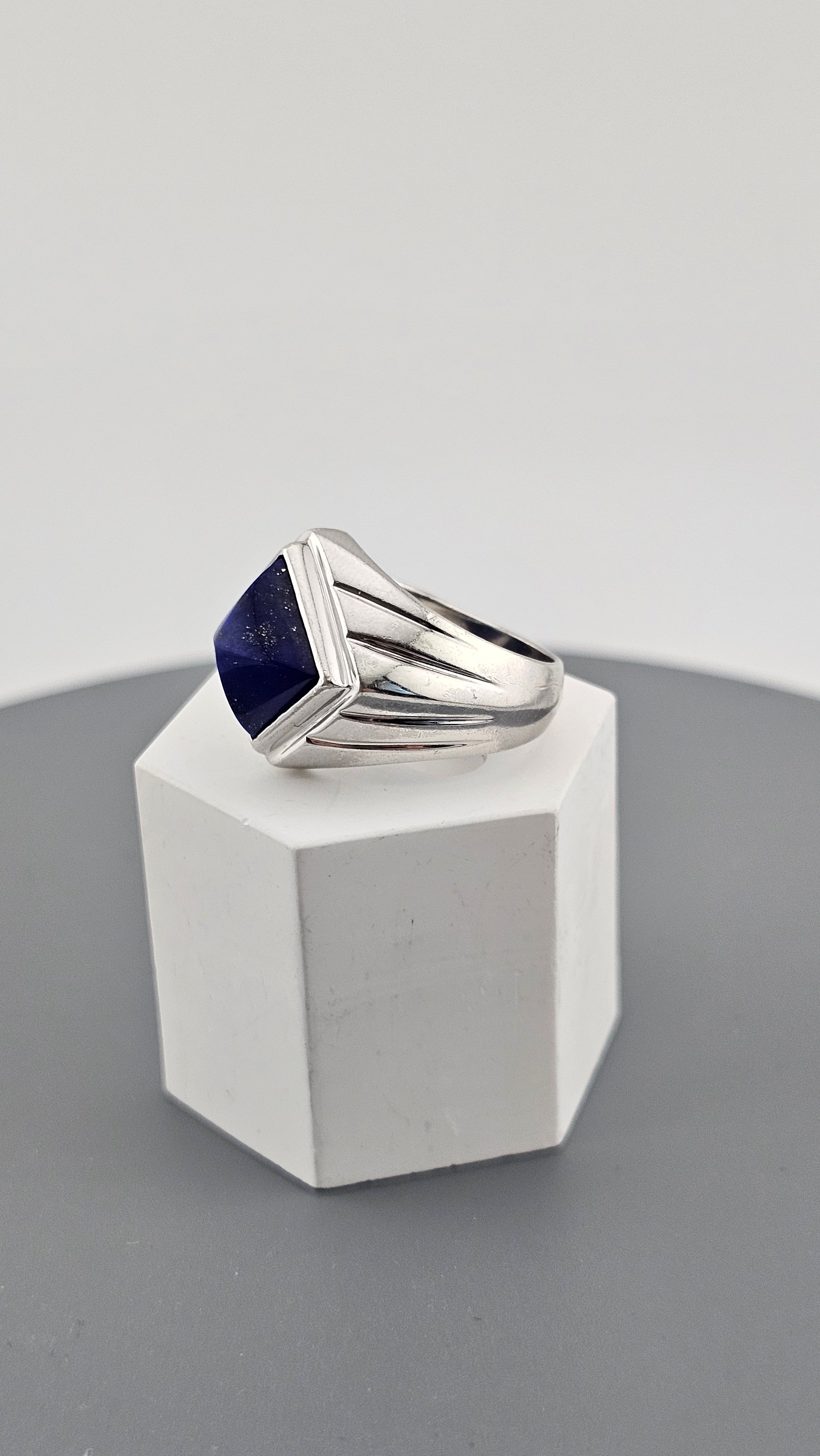 925 Sterling Silver Ring Featuring Natural Lapis Lazuli Gemstone, size M 1/2