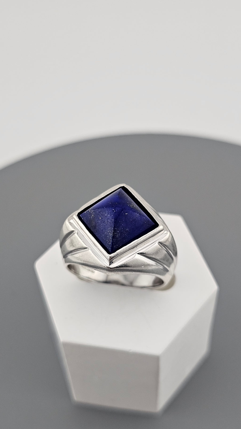 925 Sterling Silver Ring Featuring Natural Lapis Lazuli Gemstone, size M 1/2
