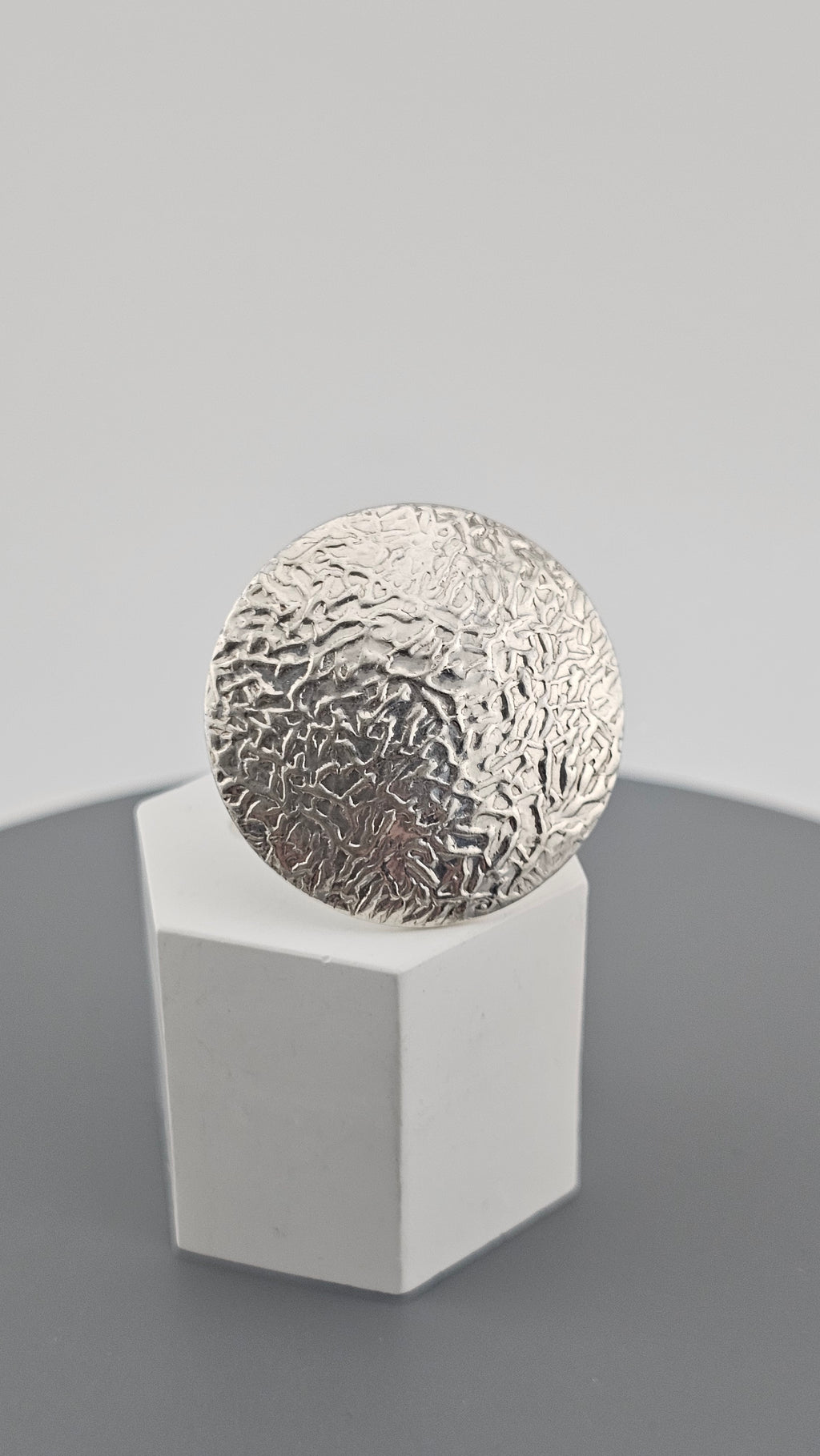 925 Sterling Silver Large,Round, Textured Statement Ring,size O 1/2