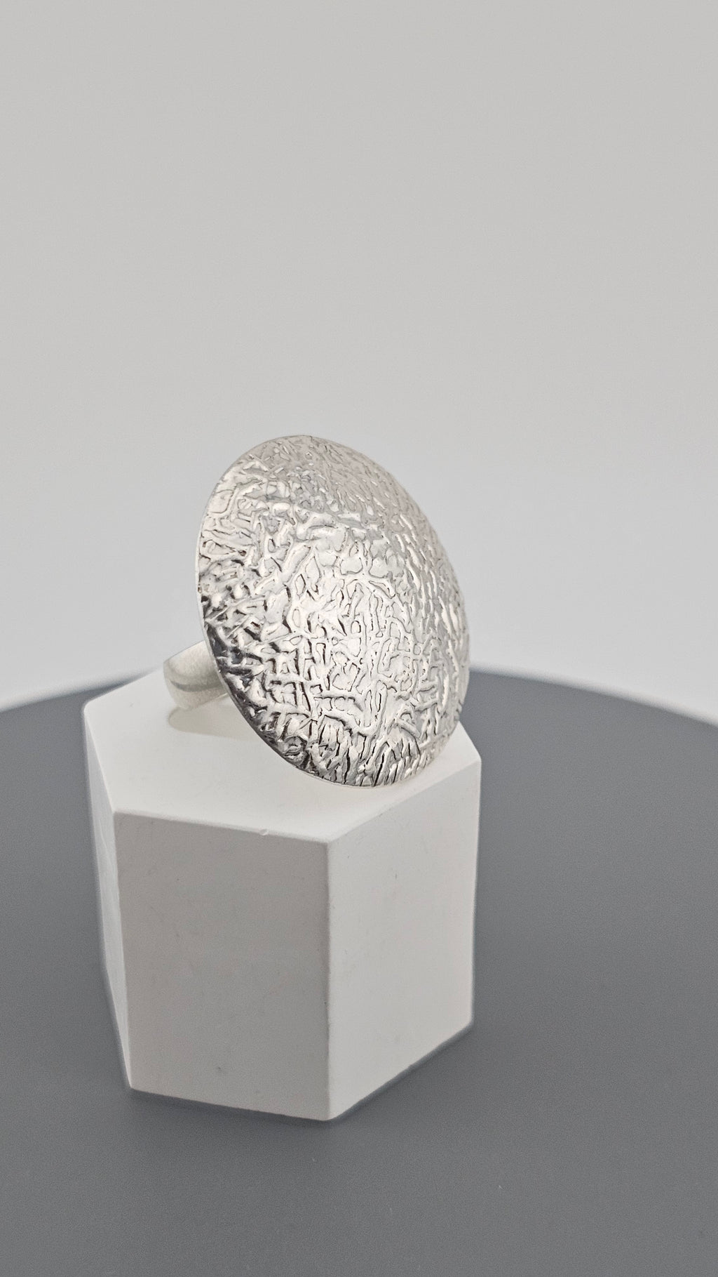 925 Sterling Silver Large,Round, Textured Statement Ring,size O 1/2