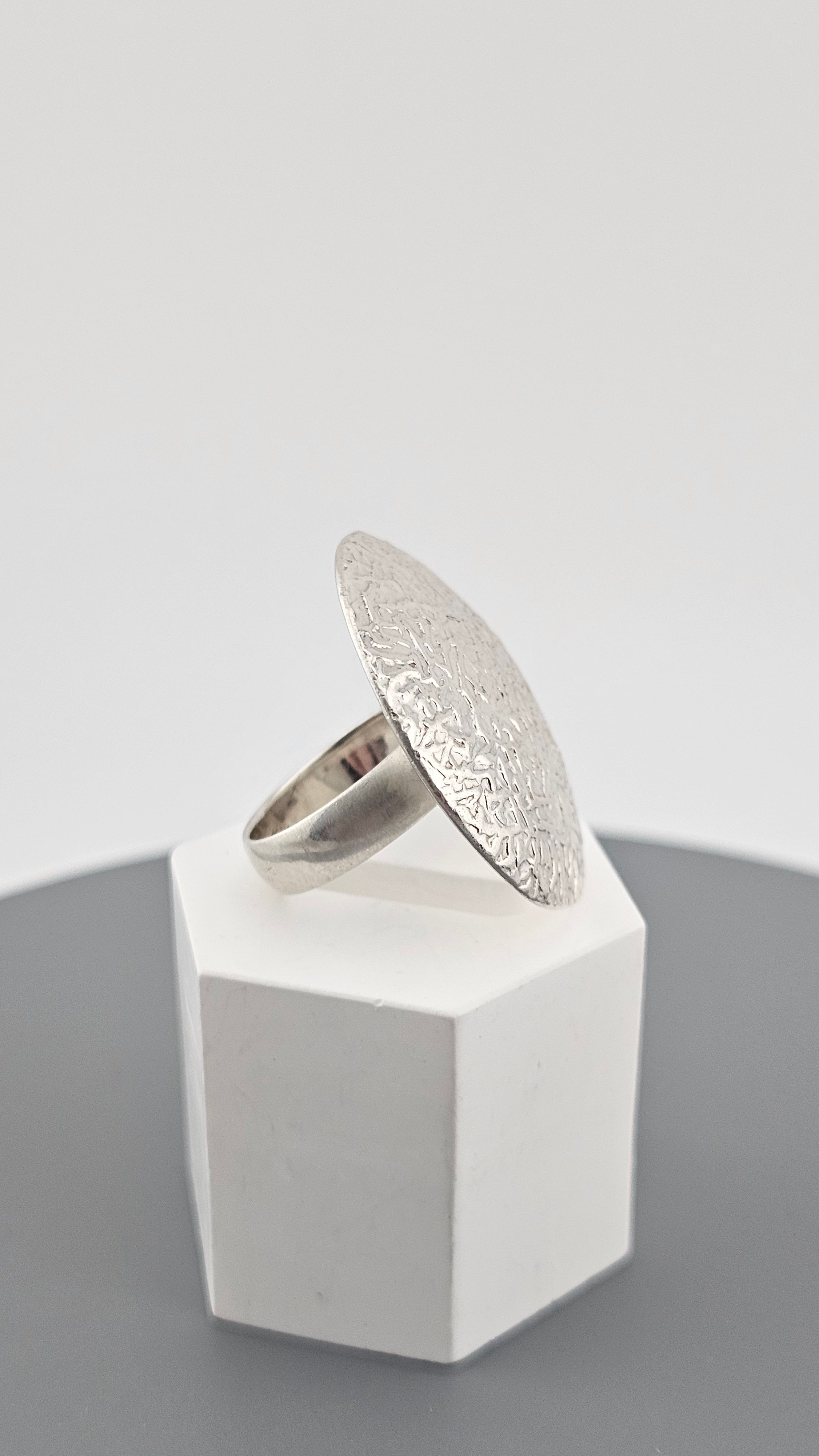 925 Sterling Silver Large,Round, Textured Statement Ring,size O 1/2