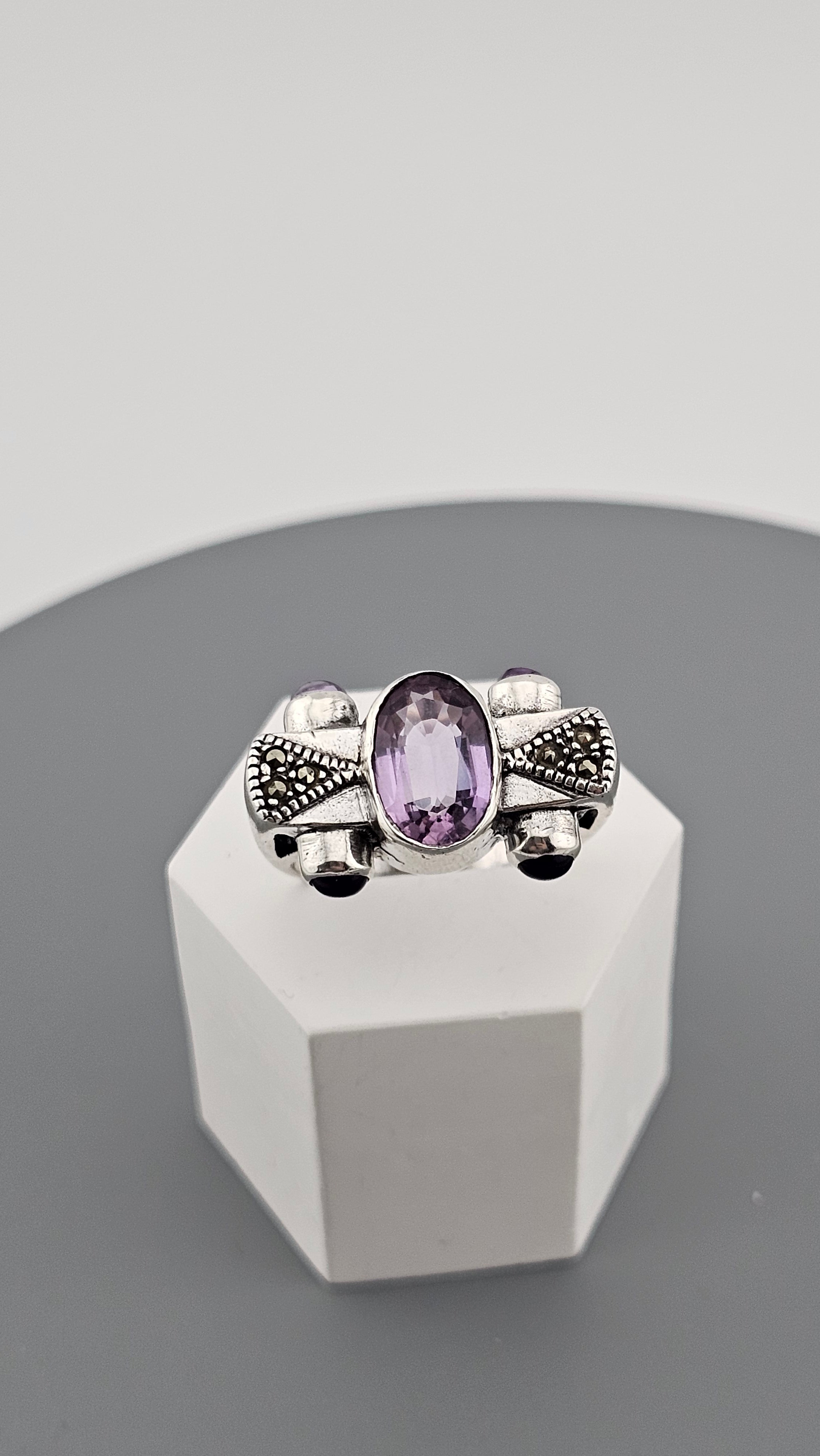 Vintage 925 Sterling Silver Ring Featuring Amethyst and Marcasites Gemstones, size Q 1/2