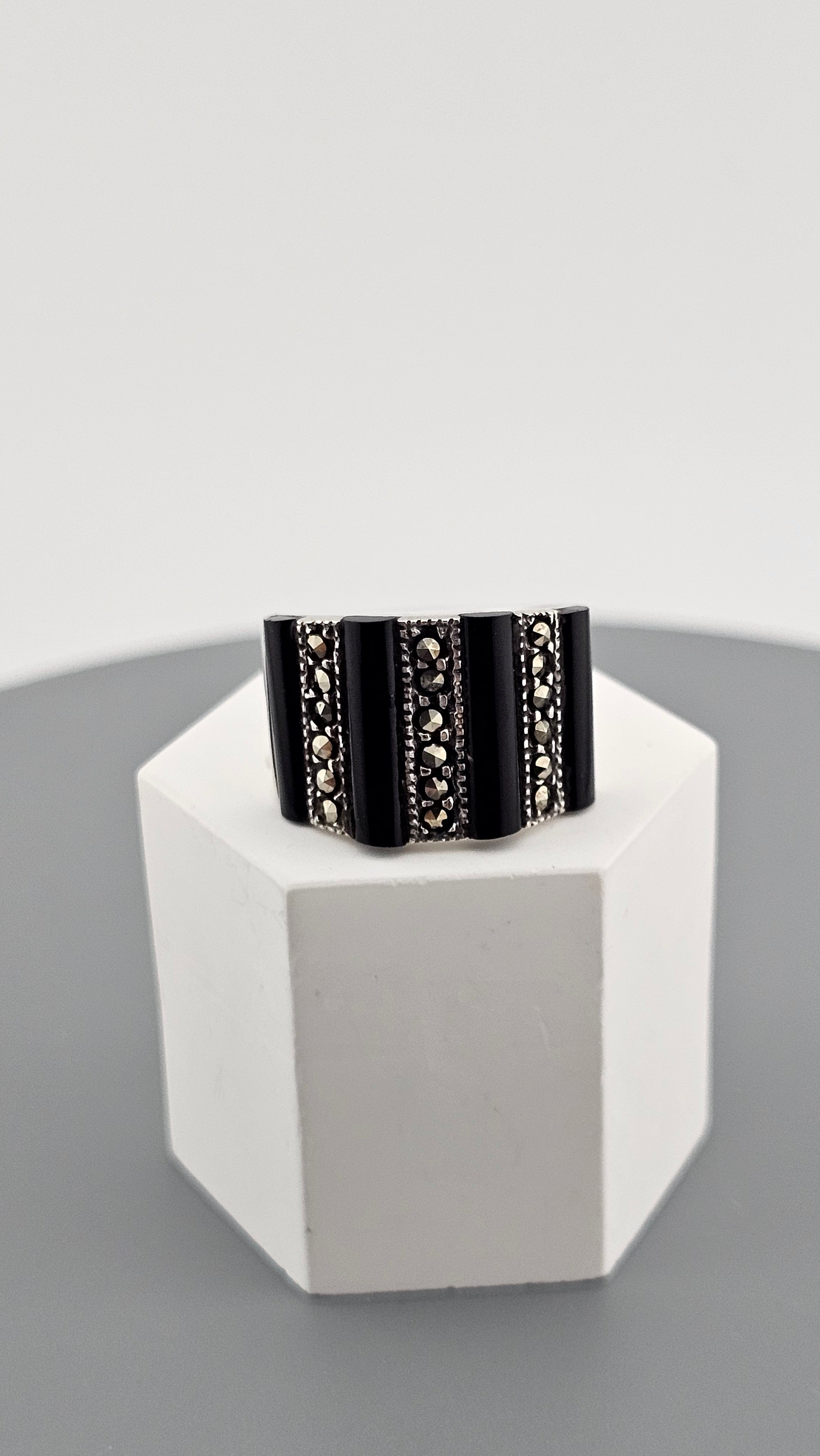 925 Sterling Silver Wide Band Ring Featuring Black Onyx and Marcasites, M 1/2