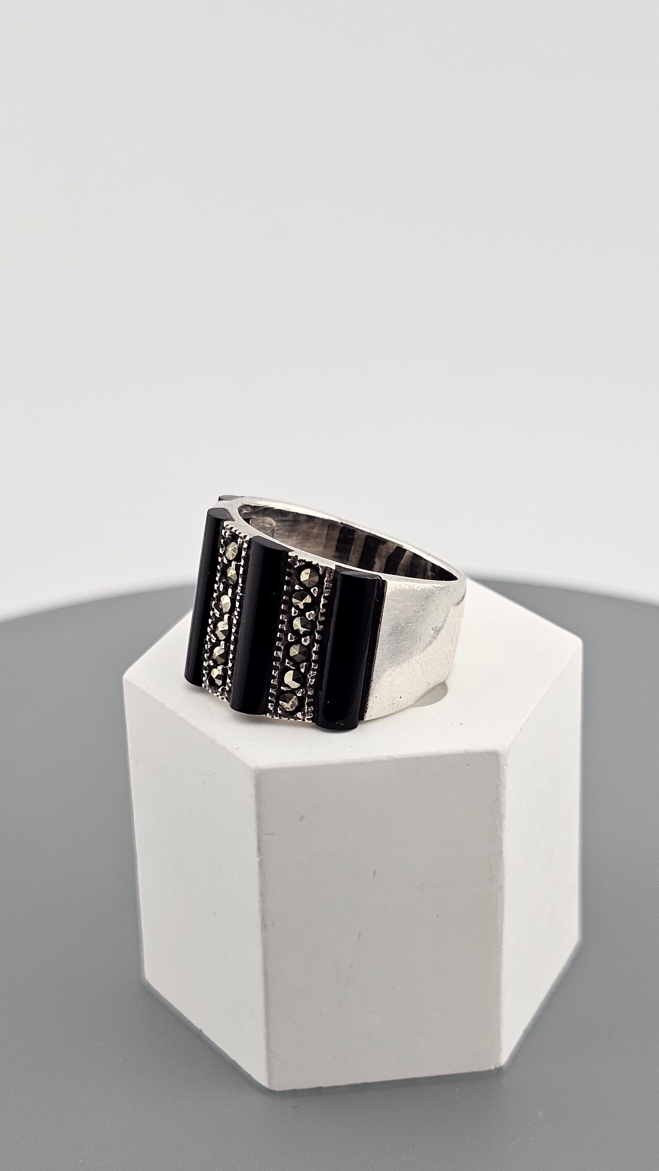 925 Sterling Silver Wide Band Ring Featuring Black Onyx and Marcasites, M 1/2
