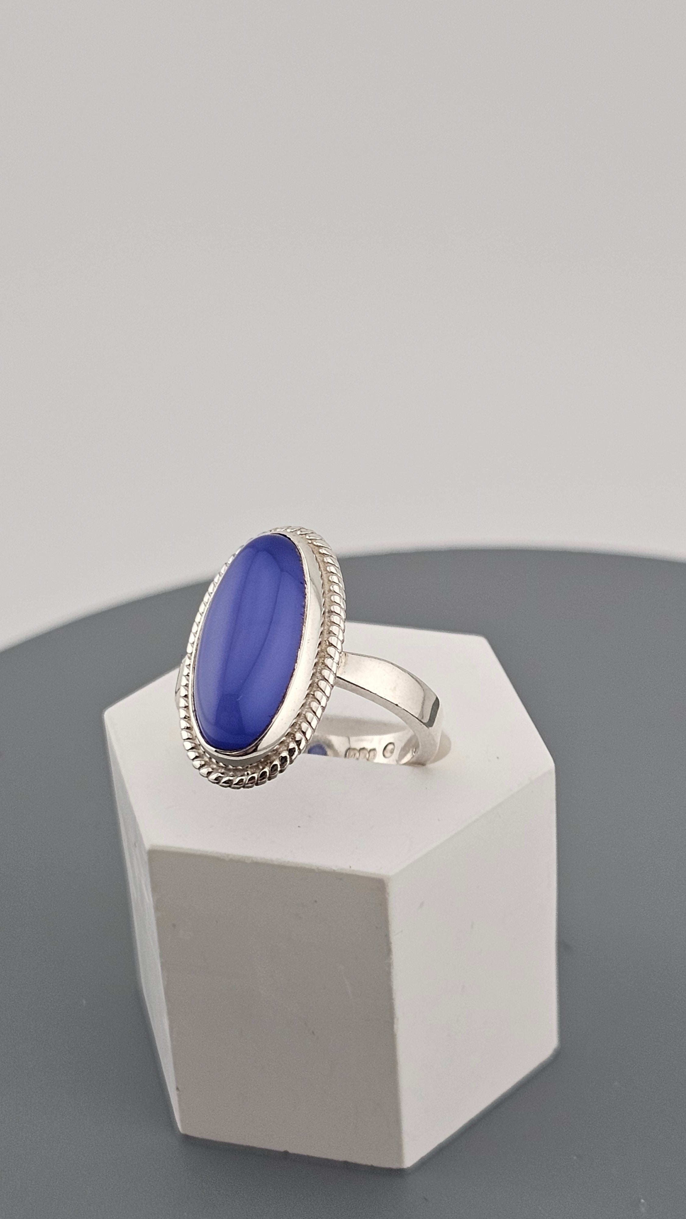 Vintage 1986 Edinburgh Sterling Silver Ring set with Blue Chalcedony, size M 1/2