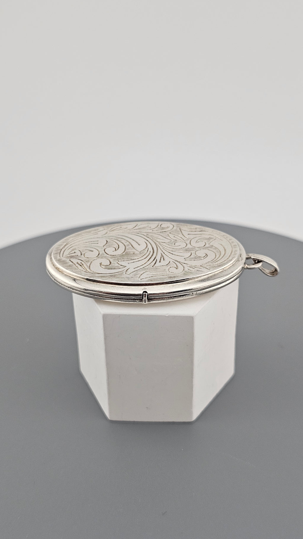 Vintage 925 Sterling Silver Large Oval Locket pendant