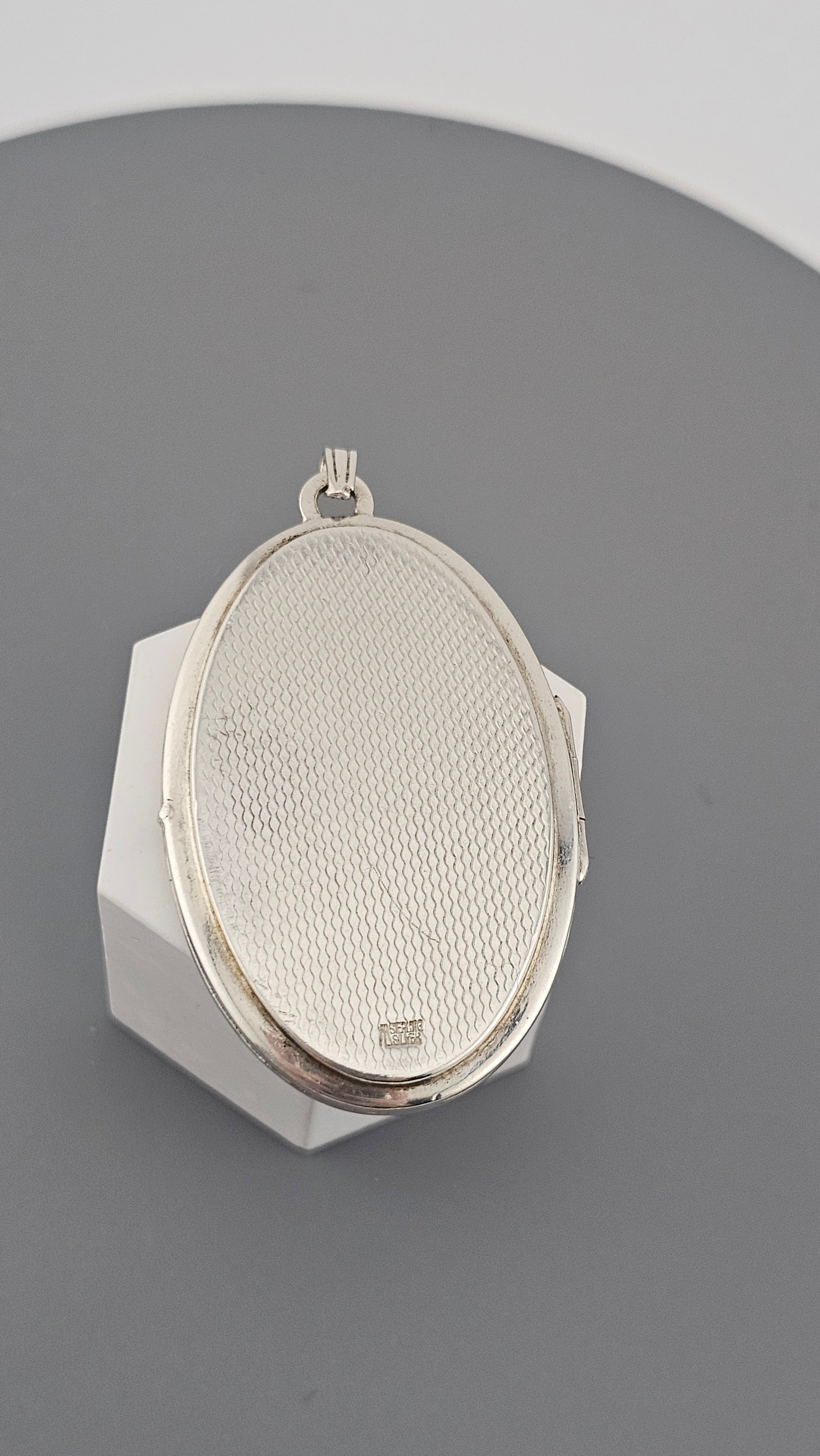 Vintage 925 Sterling Silver Large Oval Locket pendant