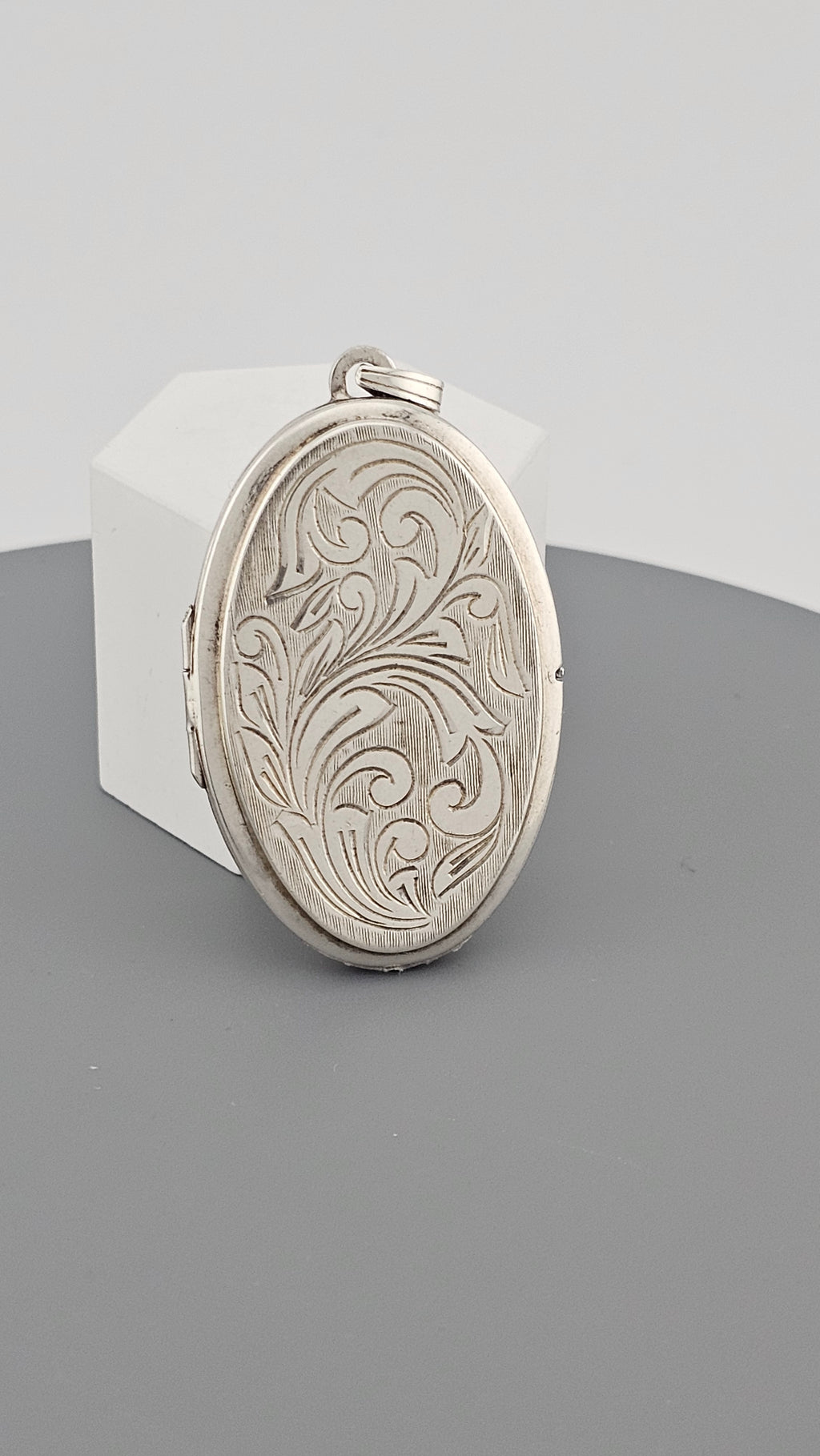 Vintage 925 Sterling Silver Large Oval Locket pendant