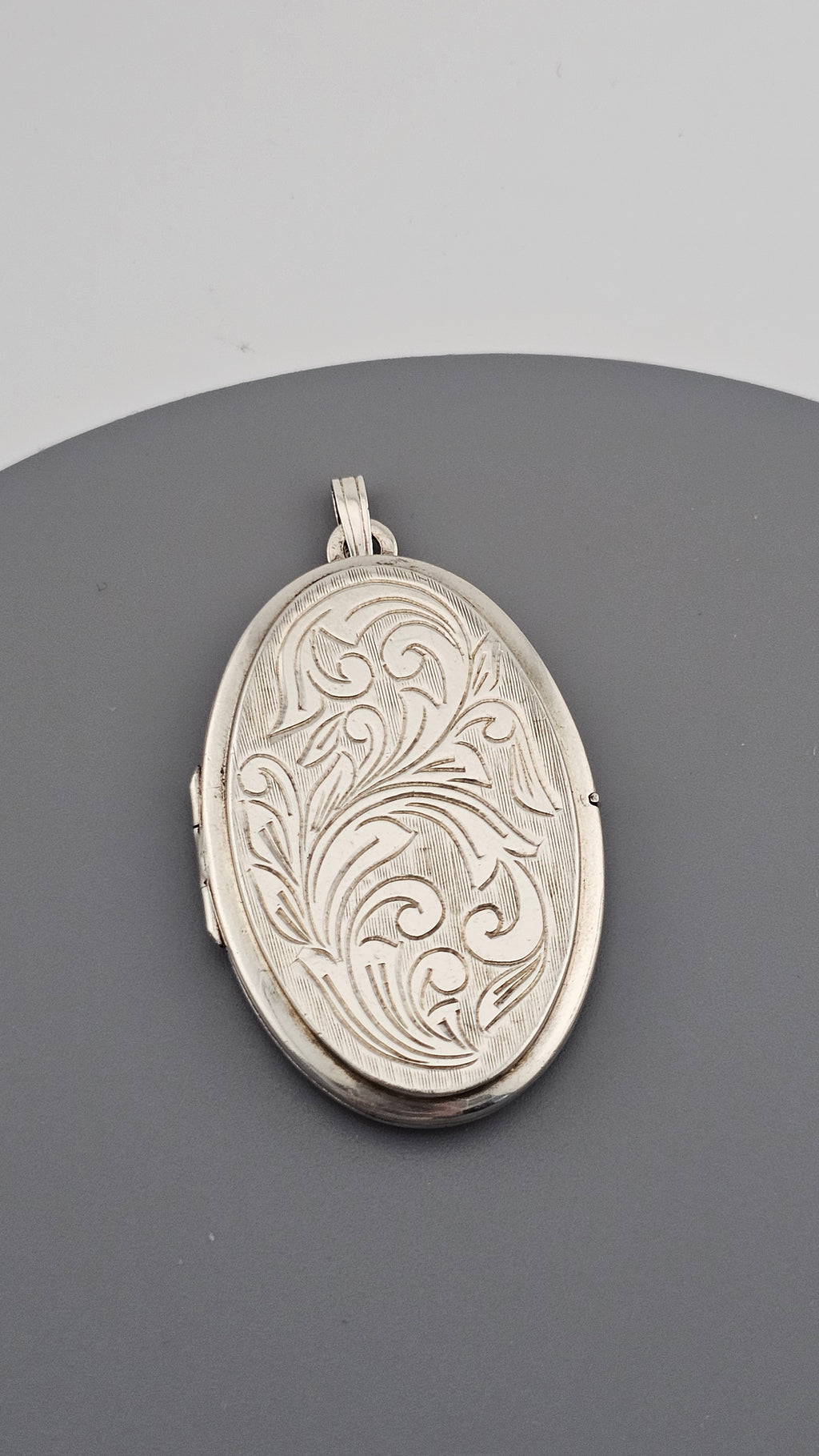 Vintage 925 Sterling Silver Large Oval Locket pendant