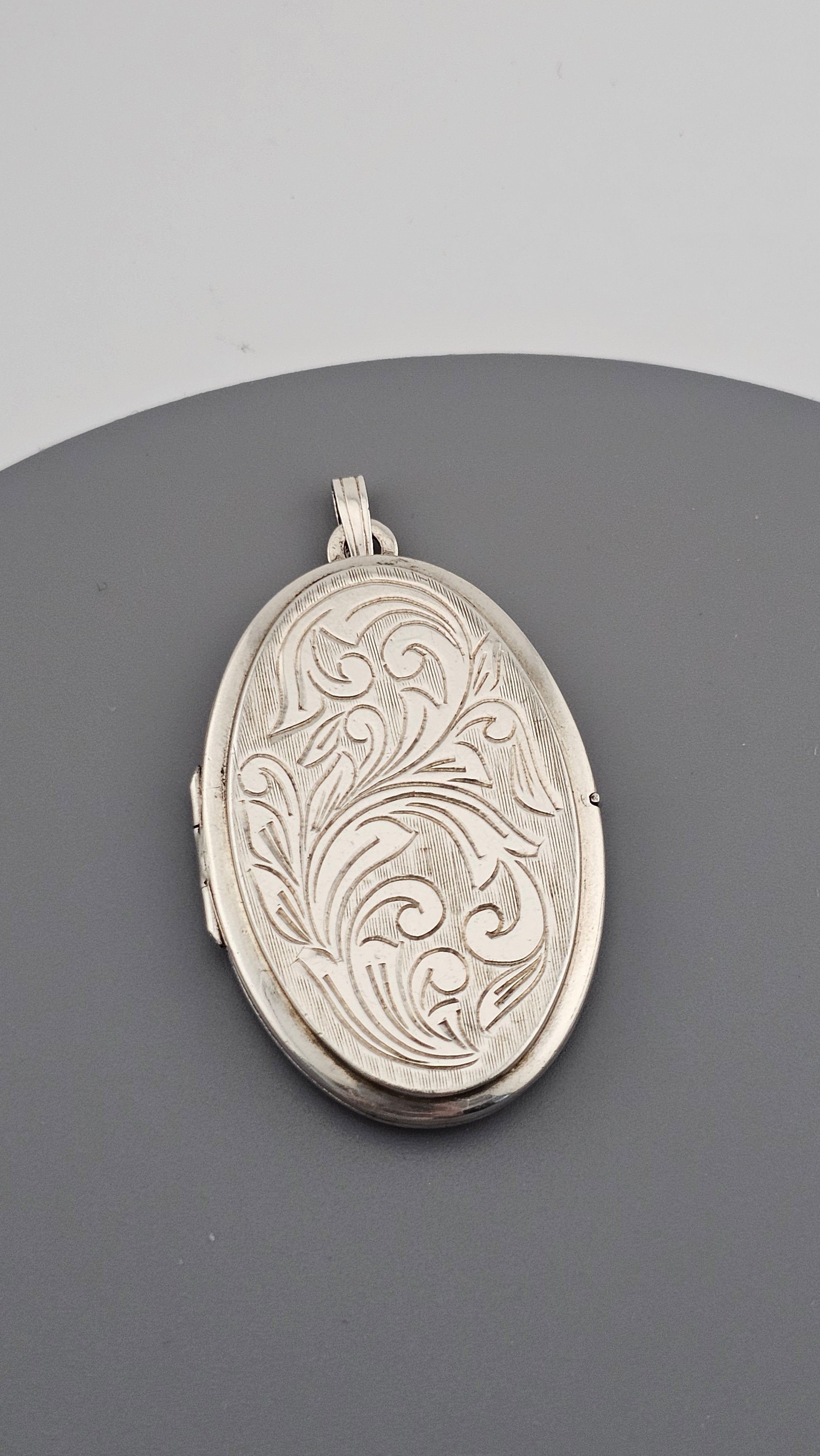 Vintage 925 Sterling Silver Large Oval Locket pendant