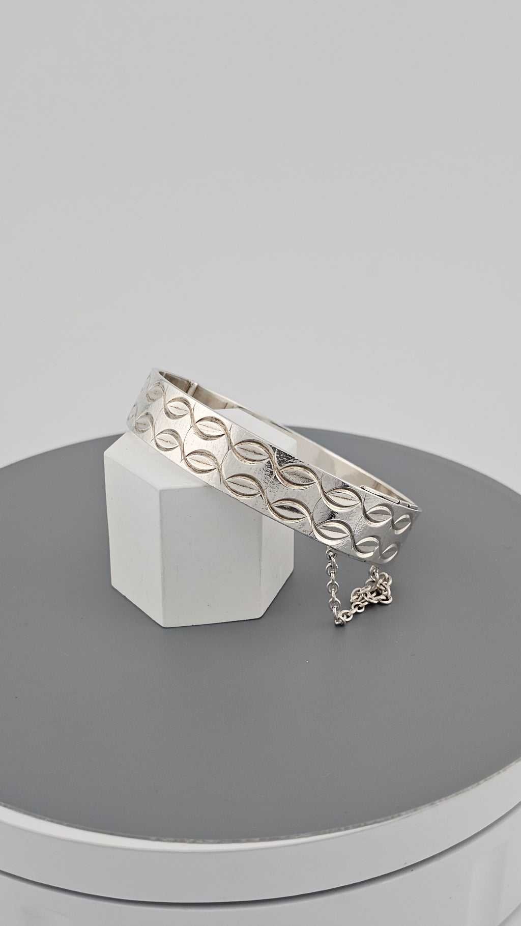 Vintage Solid 925 Sterling Silver 1972 Bangle