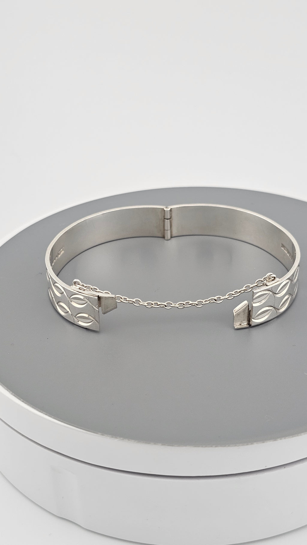 Vintage Solid 925 Sterling Silver 1972 Bangle