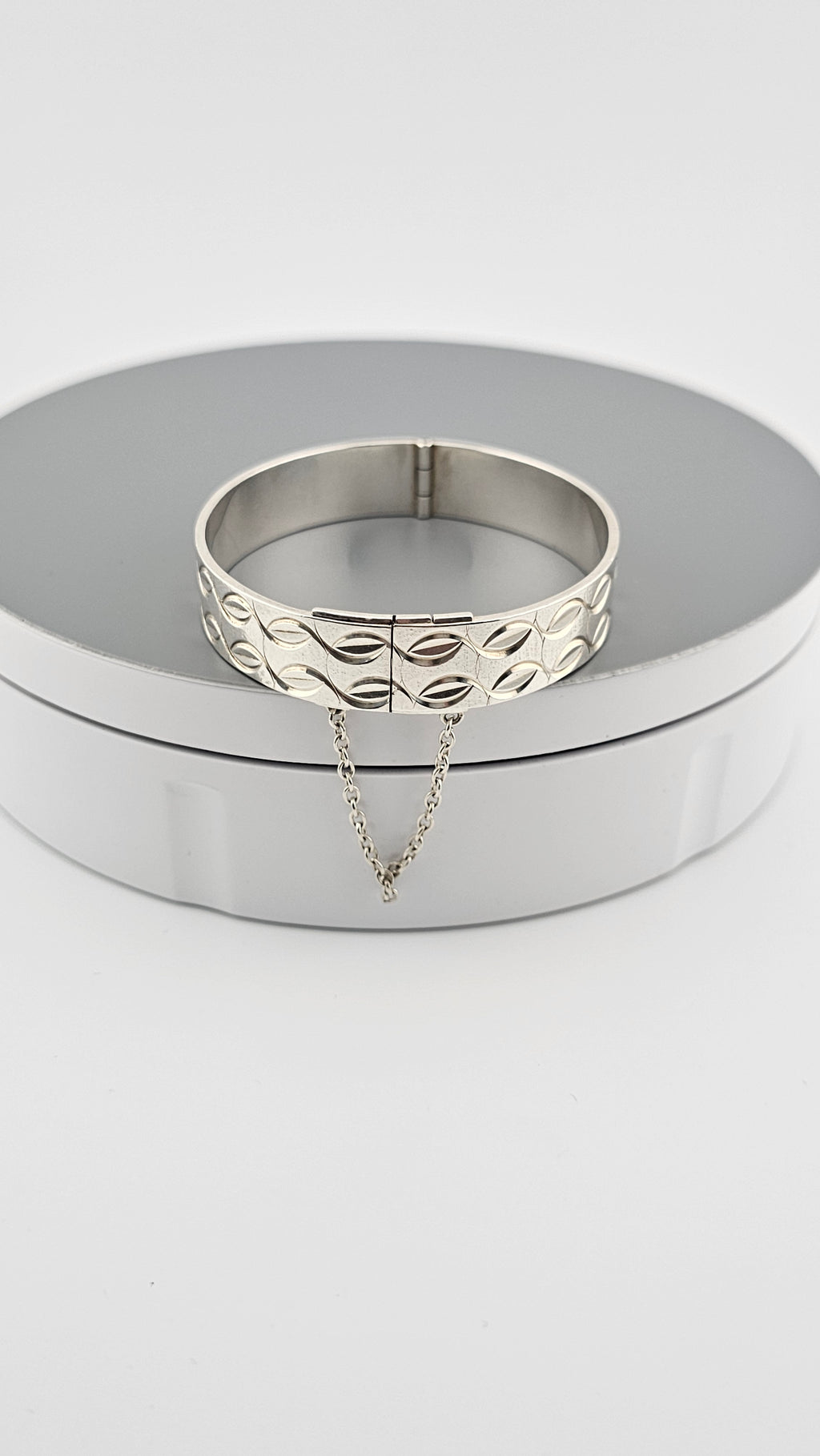 Vintage Solid 925 Sterling Silver 1972 Bangle