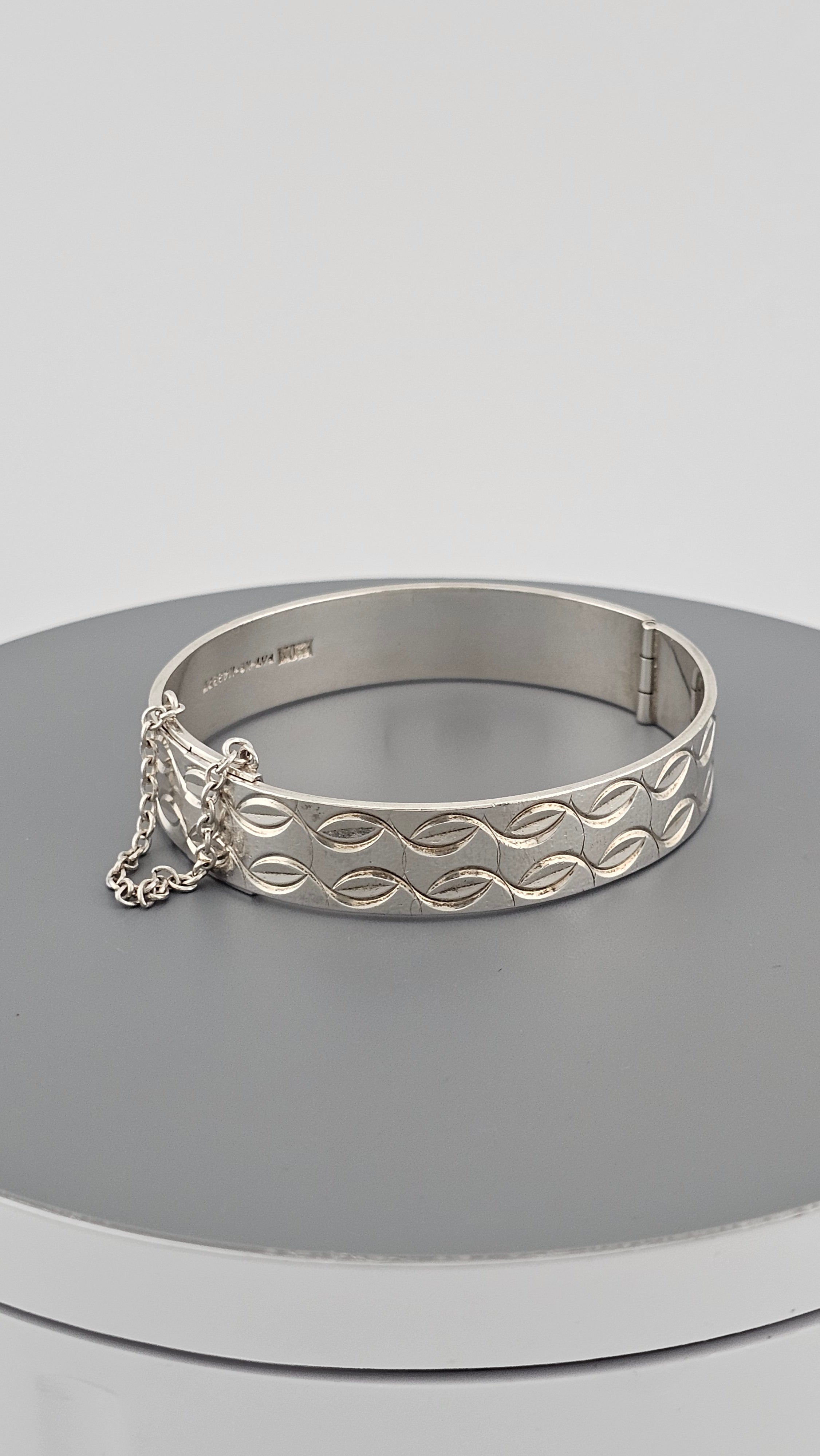 Vintage Solid 925 Sterling Silver 1972 Bangle