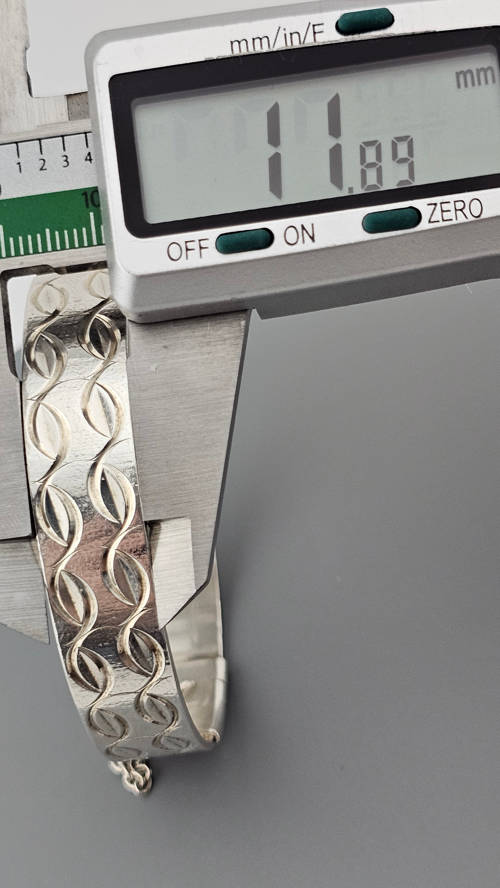 Vintage Solid 925 Sterling Silver 1972 Bangle