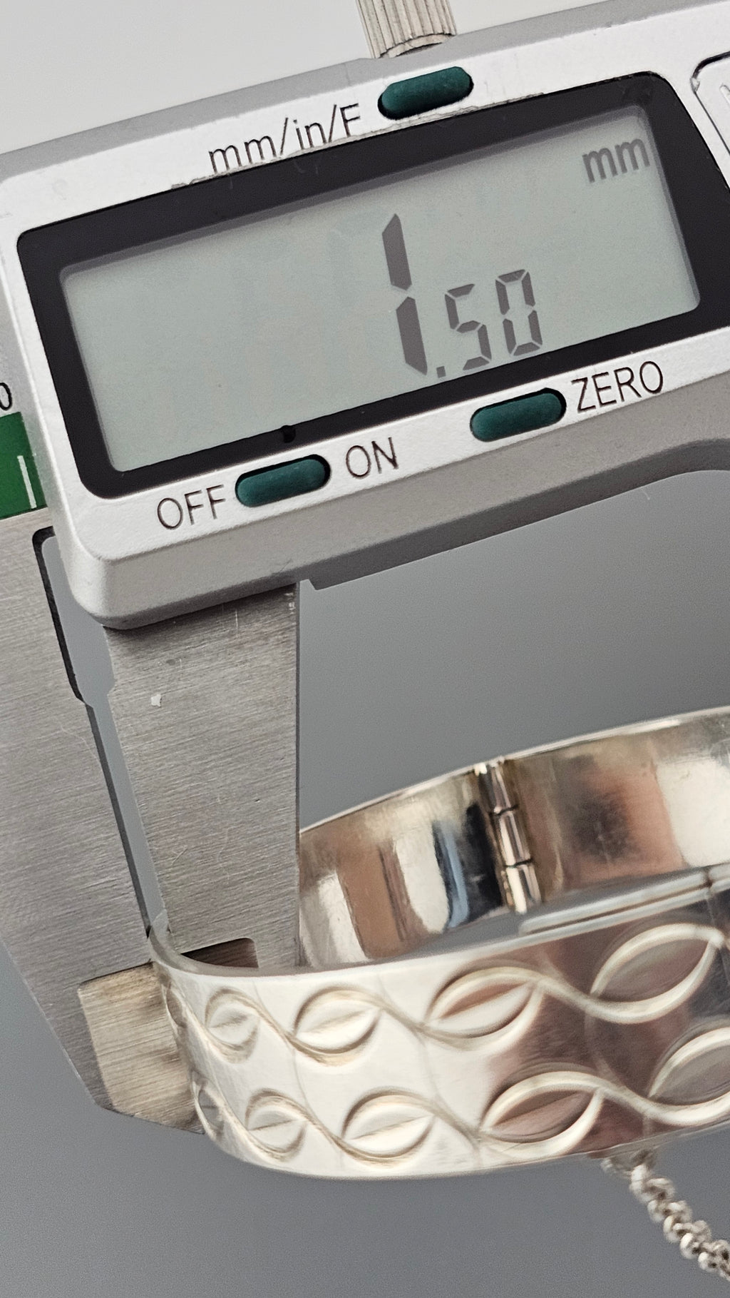 Vintage Solid 925 Sterling Silver 1972 Bangle