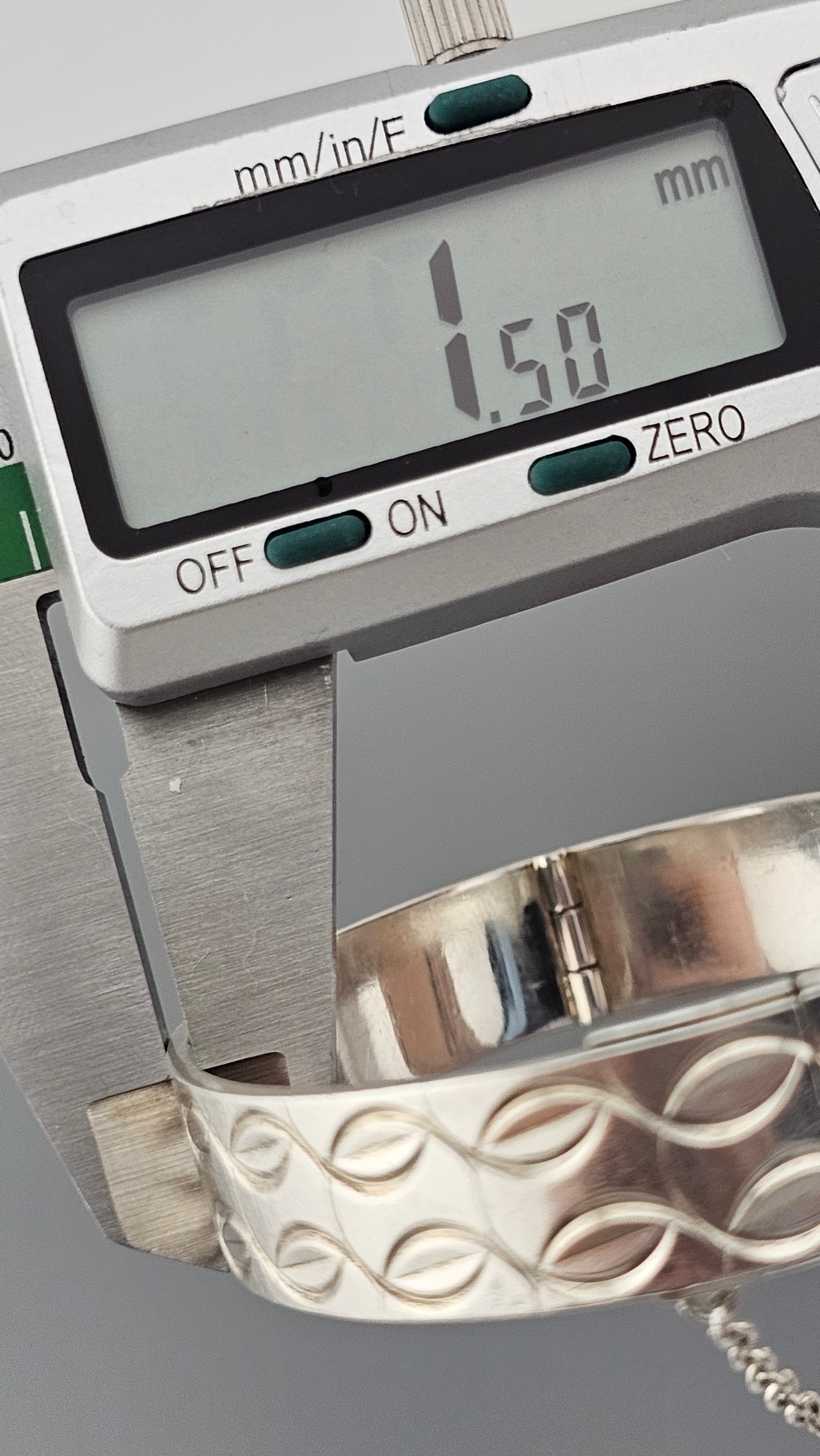 Vintage Solid 925 Sterling Silver 1972 Bangle