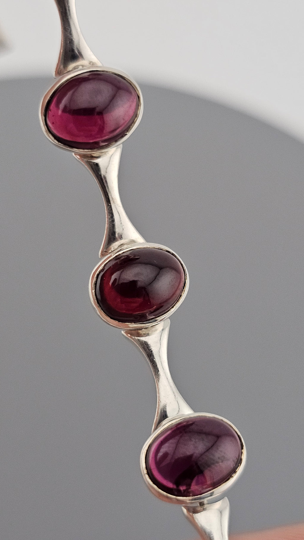 Vintage 925 Sterling Silver Bracelet set with Natural Cabochon Garnets