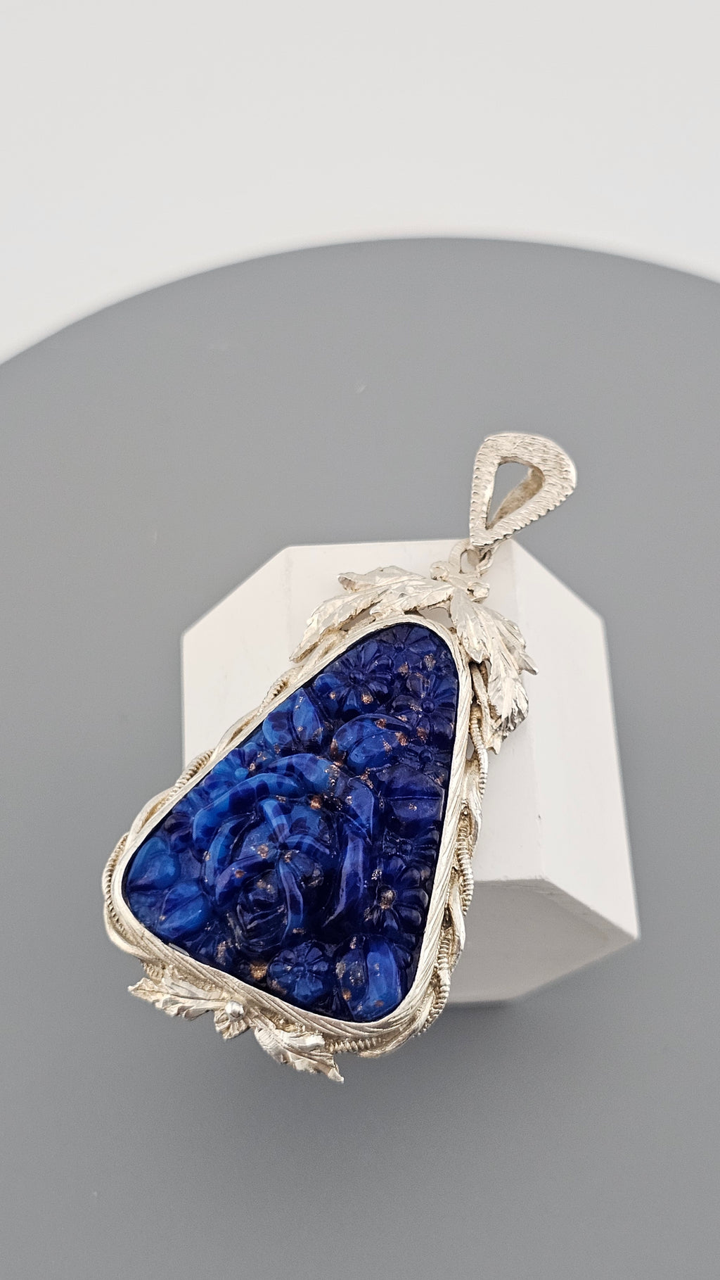 Vintage 925 Sterling Silver Pendant set with Natural Lapis Lazuli