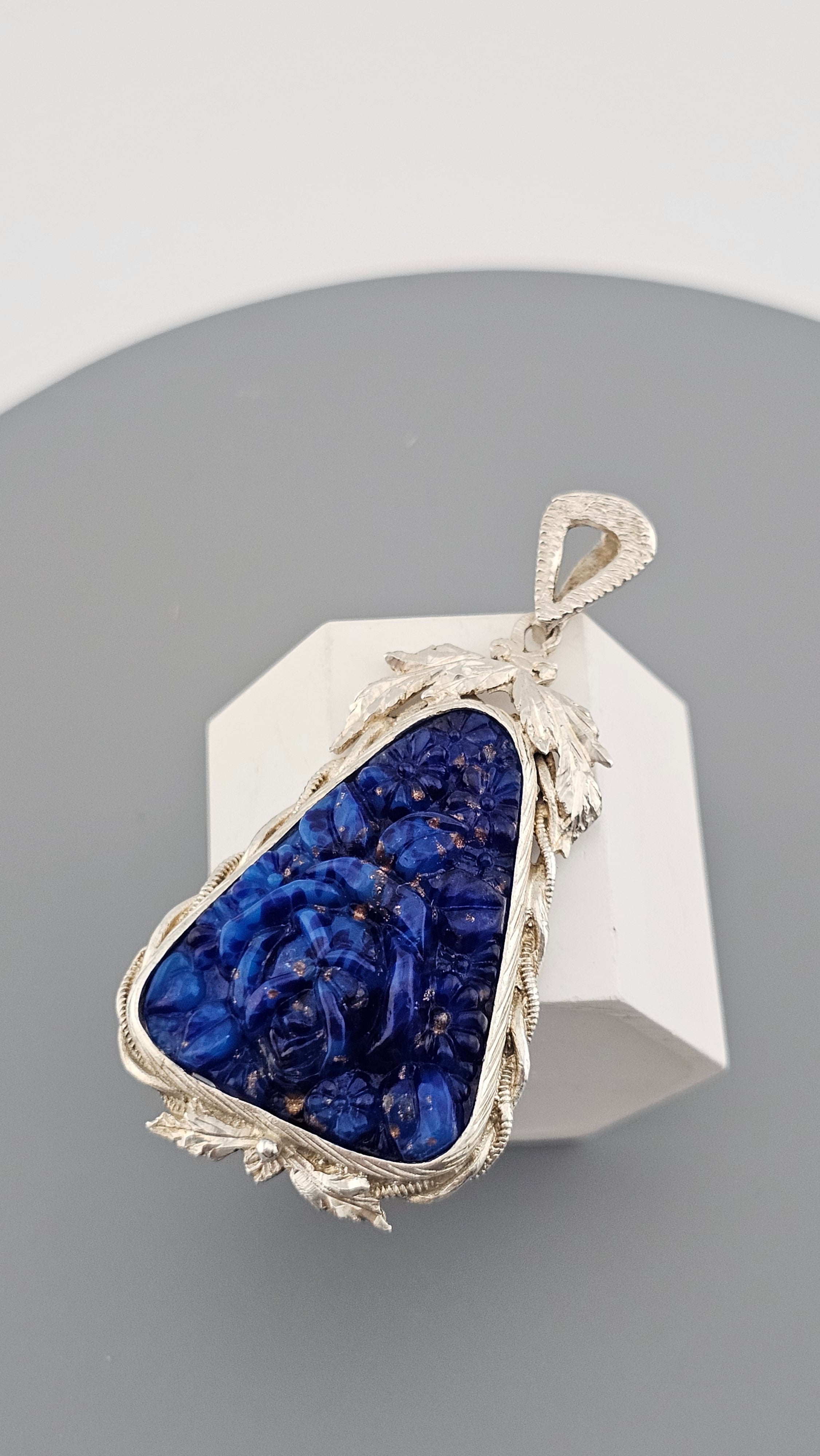 Vintage 925 Sterling Silver Pendant set with Natural Lapis Lazuli