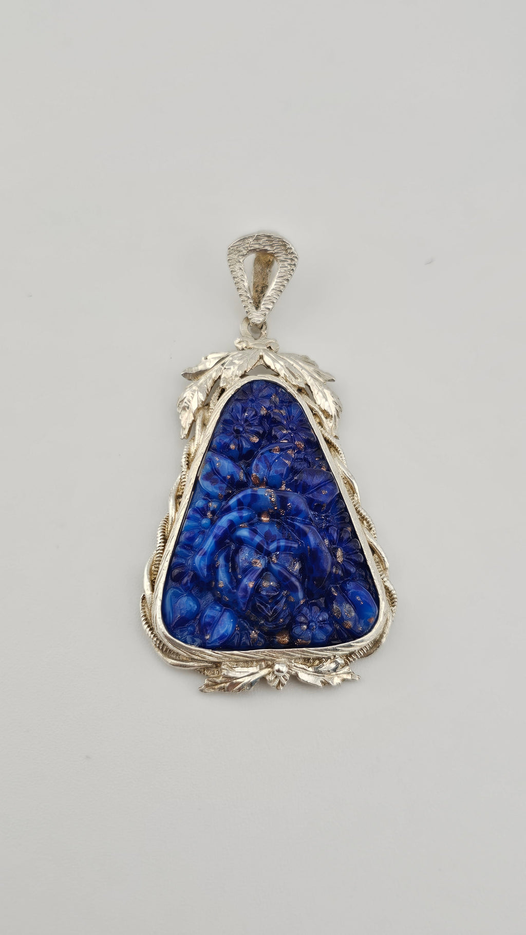 Vintage 925 Sterling Silver Pendant set with Natural Lapis Lazuli