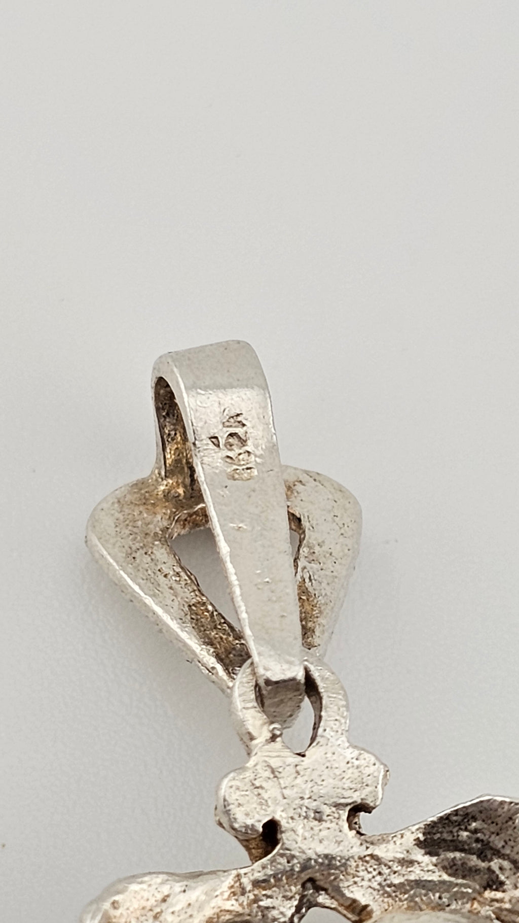 Vintage 925 Sterling Silver Pendant set with Natural Lapis Lazuli