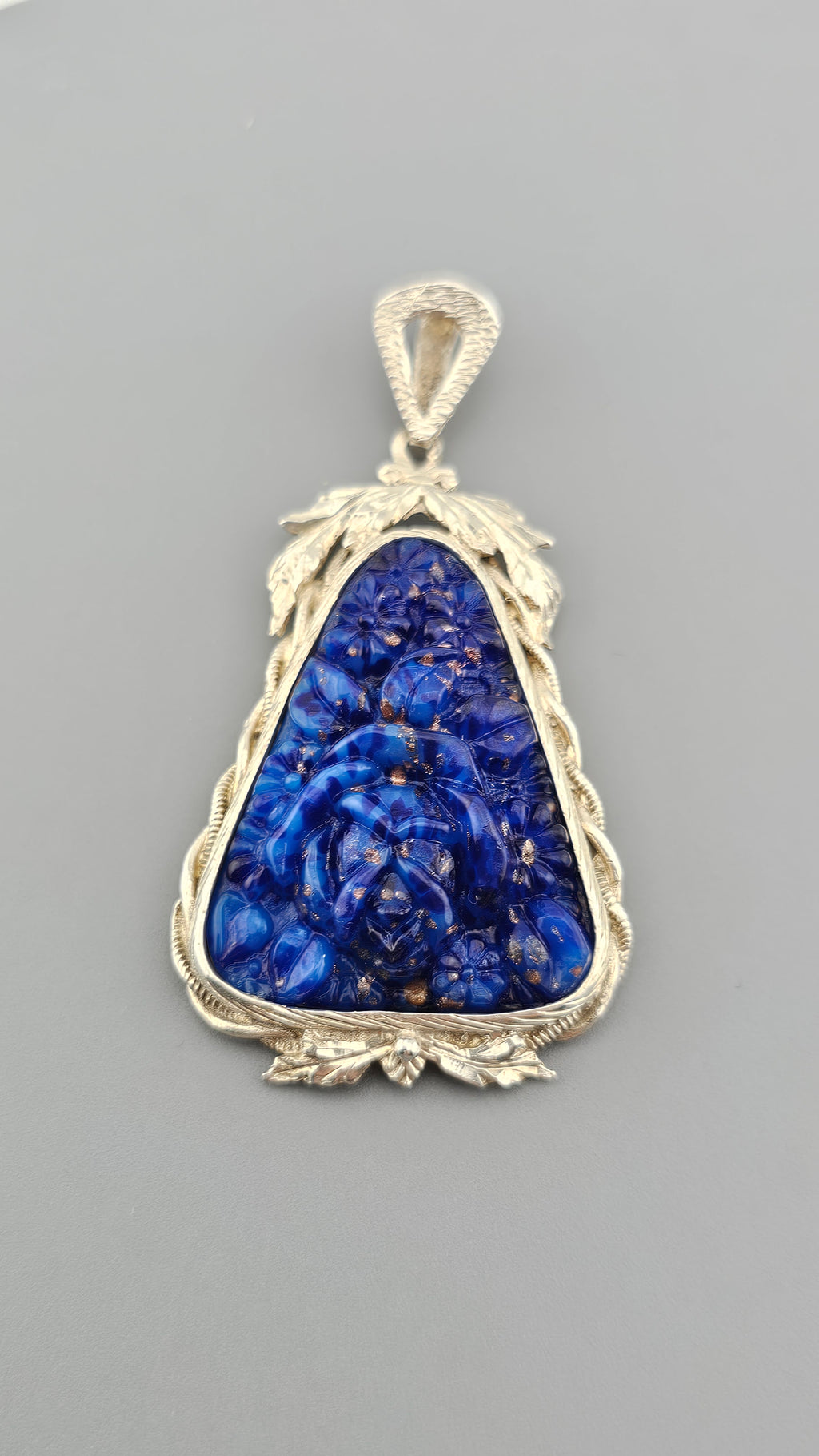 Vintage 925 Sterling Silver Pendant set with Natural Lapis Lazuli