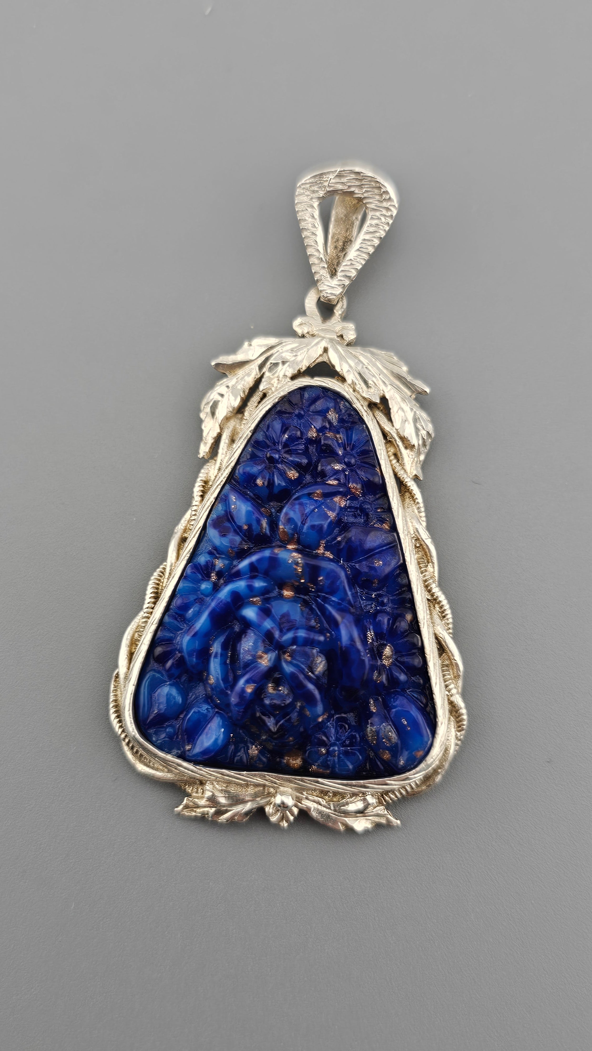 Vintage 925 Sterling Silver Pendant set with Natural Lapis Lazuli