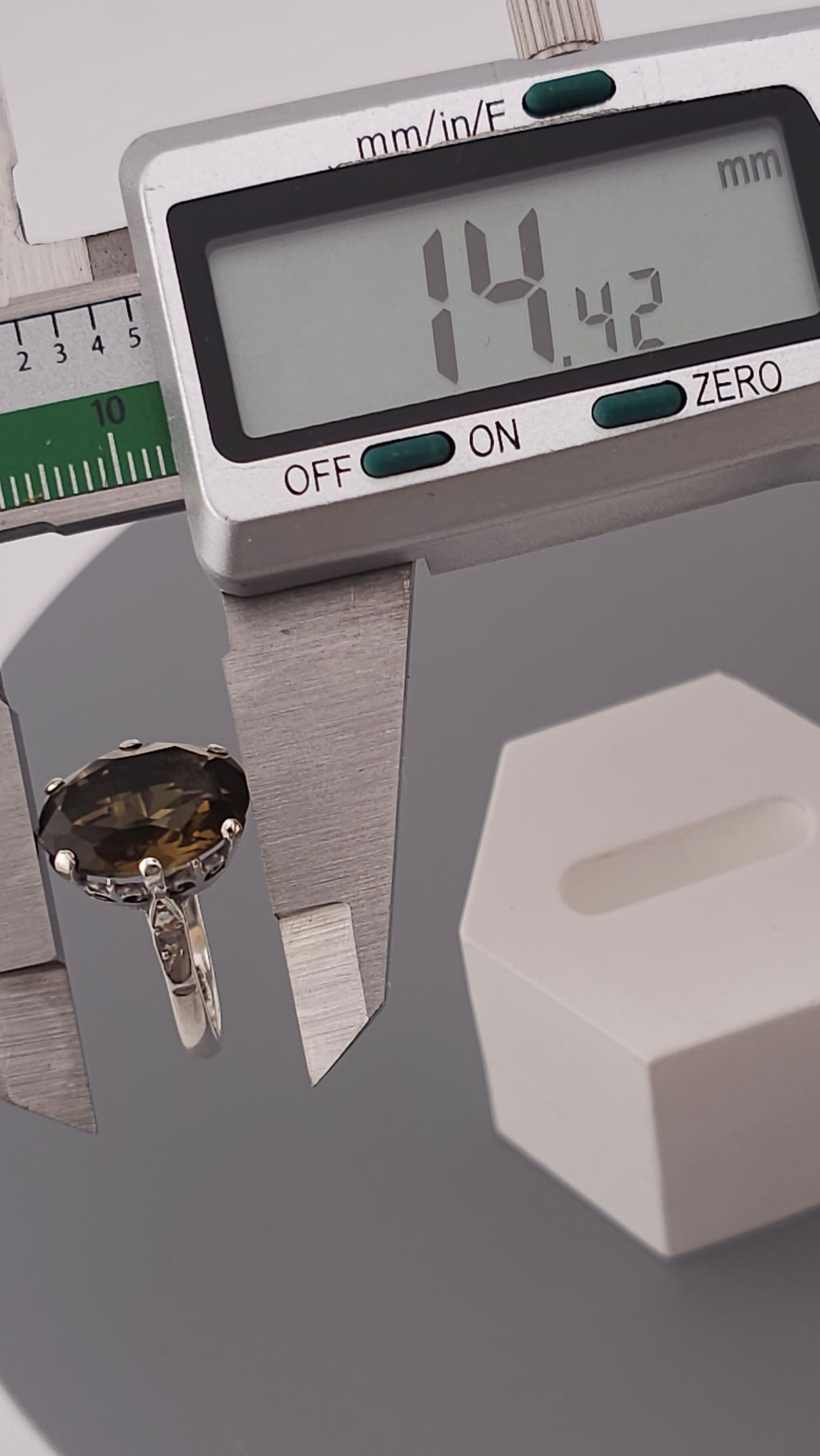 Vintage 925 Sterling Silver Solitaire Ring set with Large Smokey Quartz Gemstone, size L 1/2