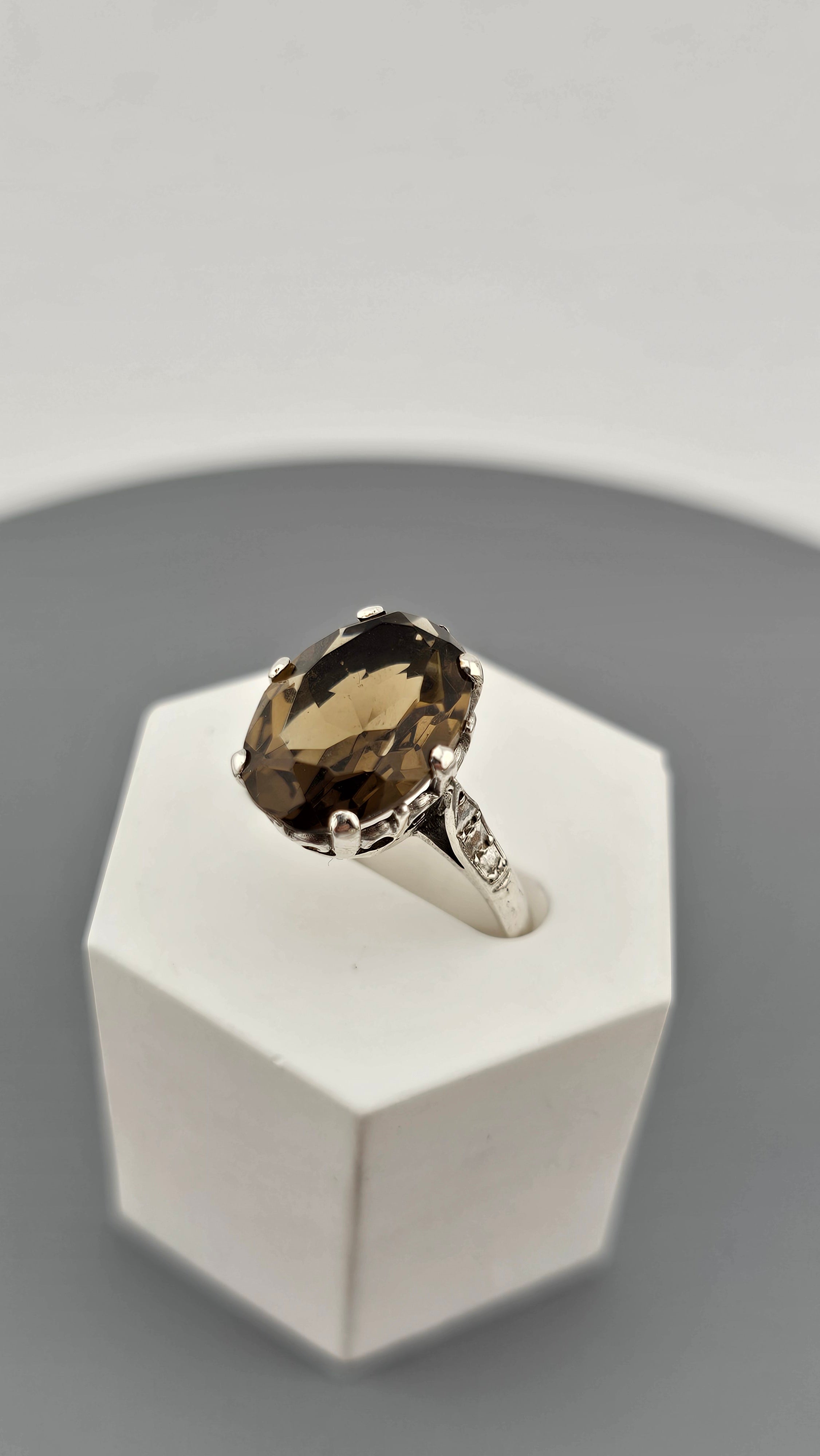 Vintage 925 Sterling Silver Solitaire Ring set with Large Smokey Quartz Gemstone, size L 1/2