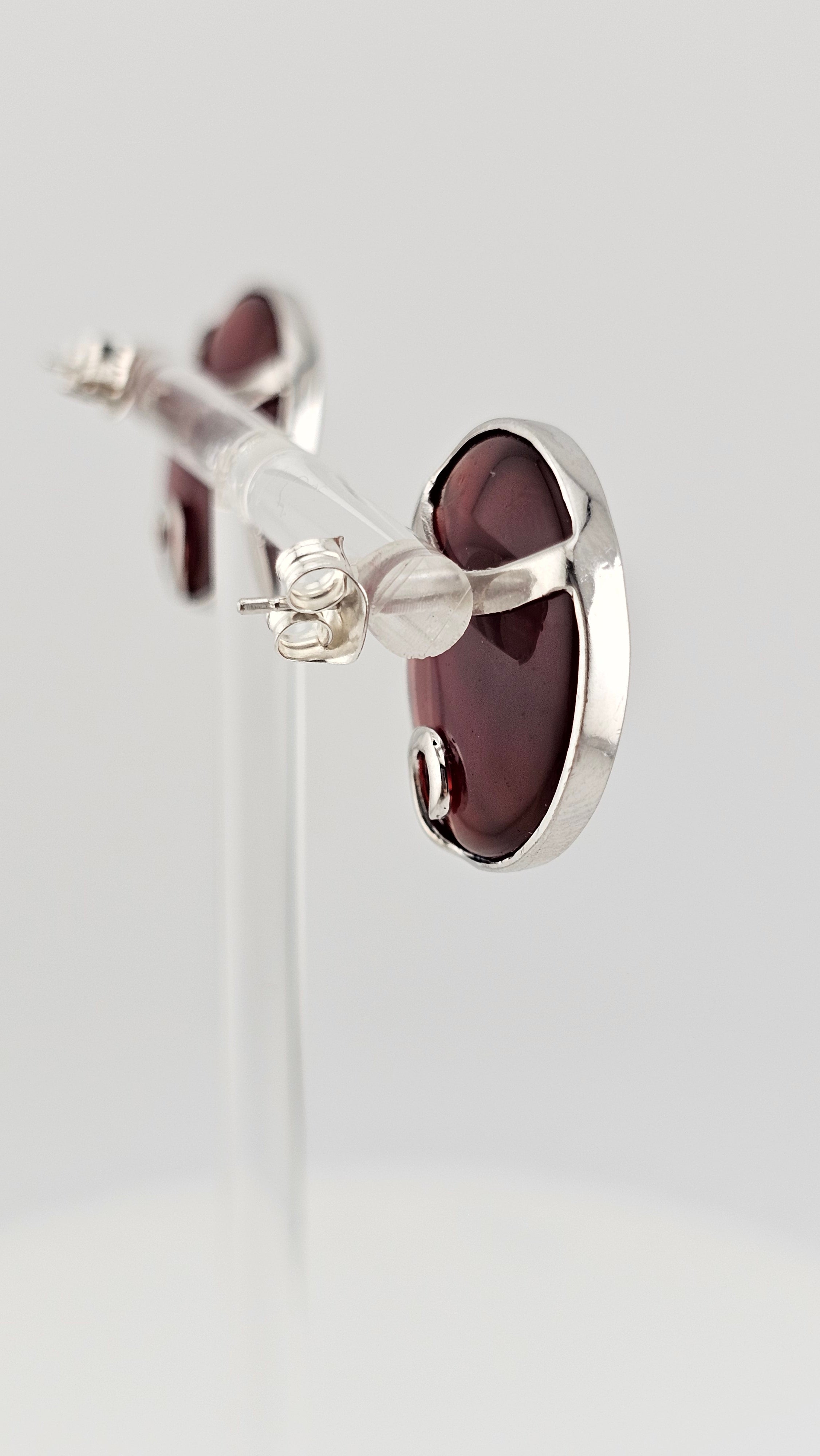 925 Sterling Silver Round Stud Earrings set with Carnelian