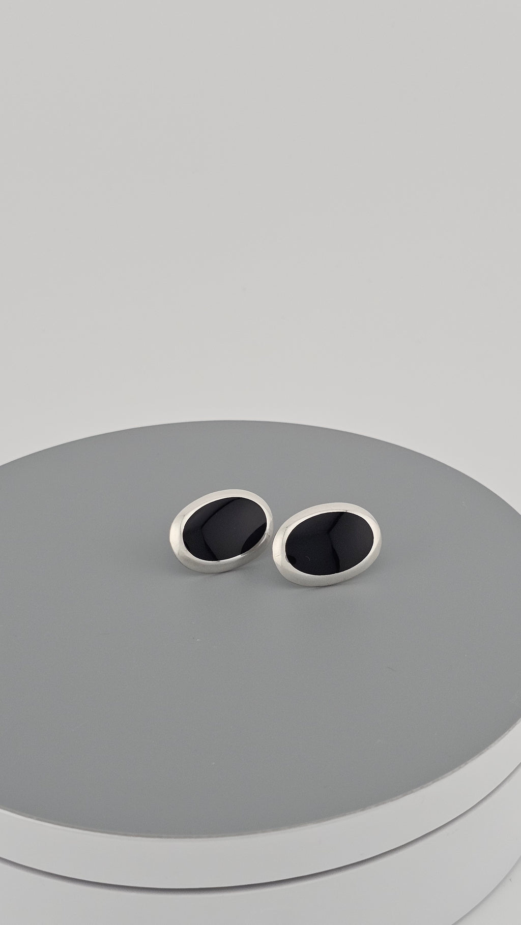 925 Sterling Silver Large Oval Stud Earrings set with Black Onyx