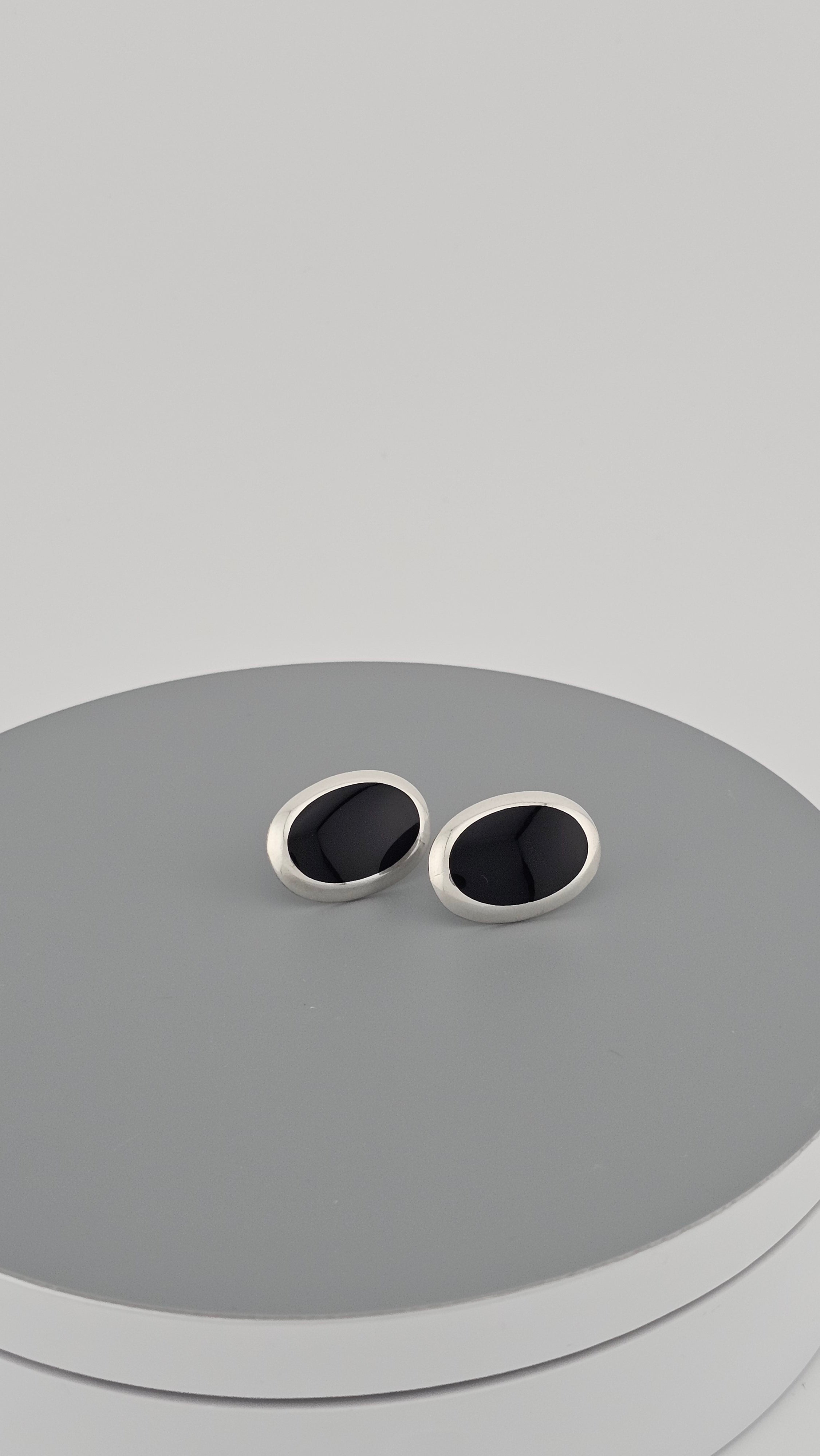 925 Sterling Silver Large Oval Stud Earrings set with Black Onyx