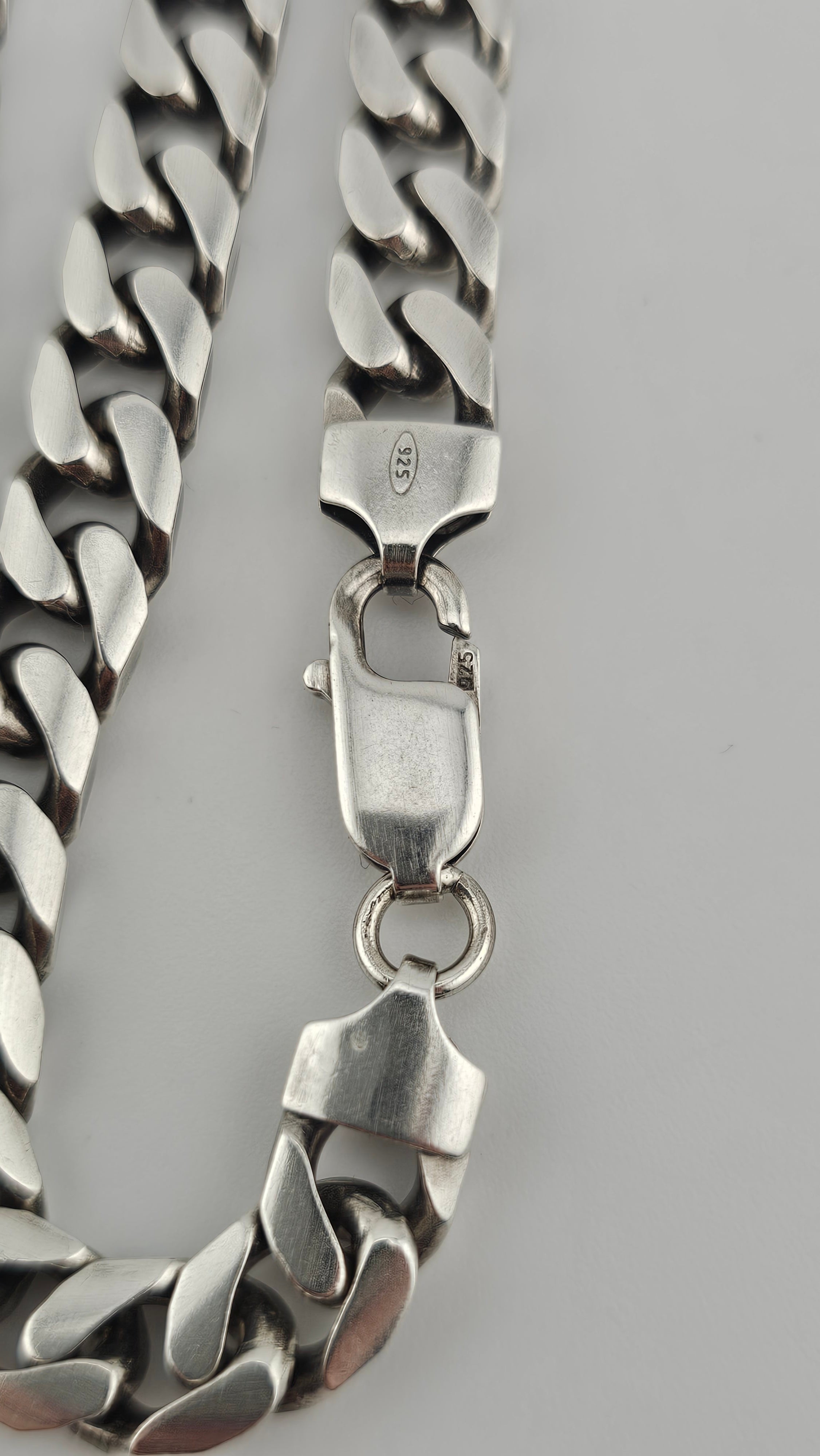 Solid 925 Sterling Heavy Weight Cuban Chain , length 56.5 cm