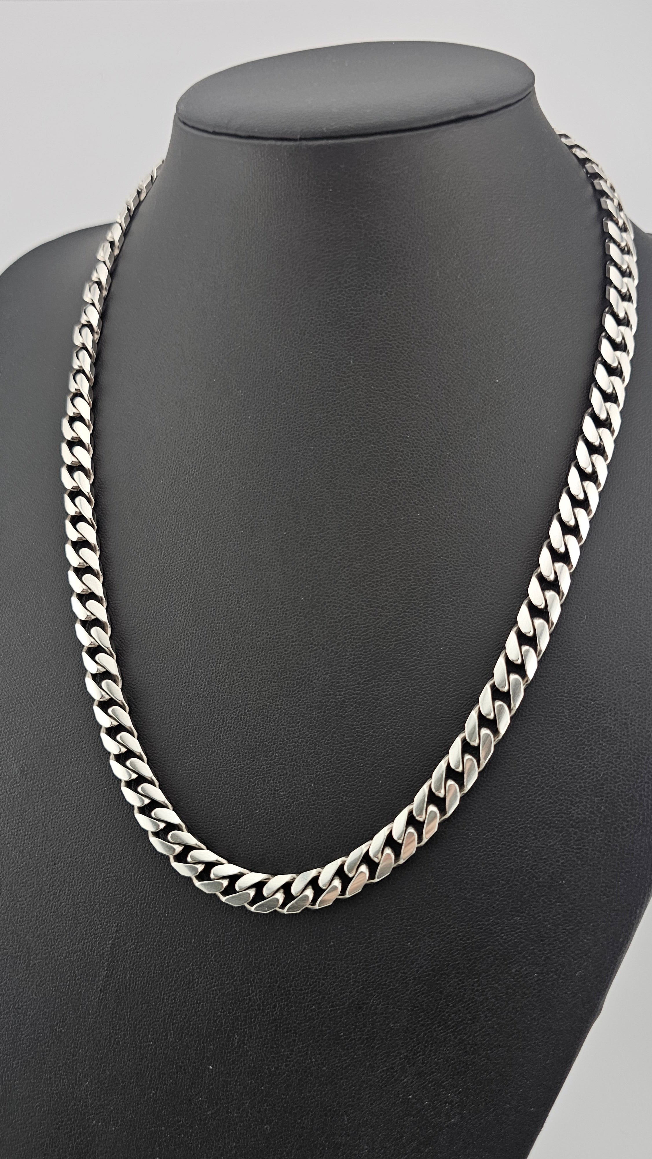 Solid 925 Sterling Heavy Weight Cuban Chain , length 56.5 cm