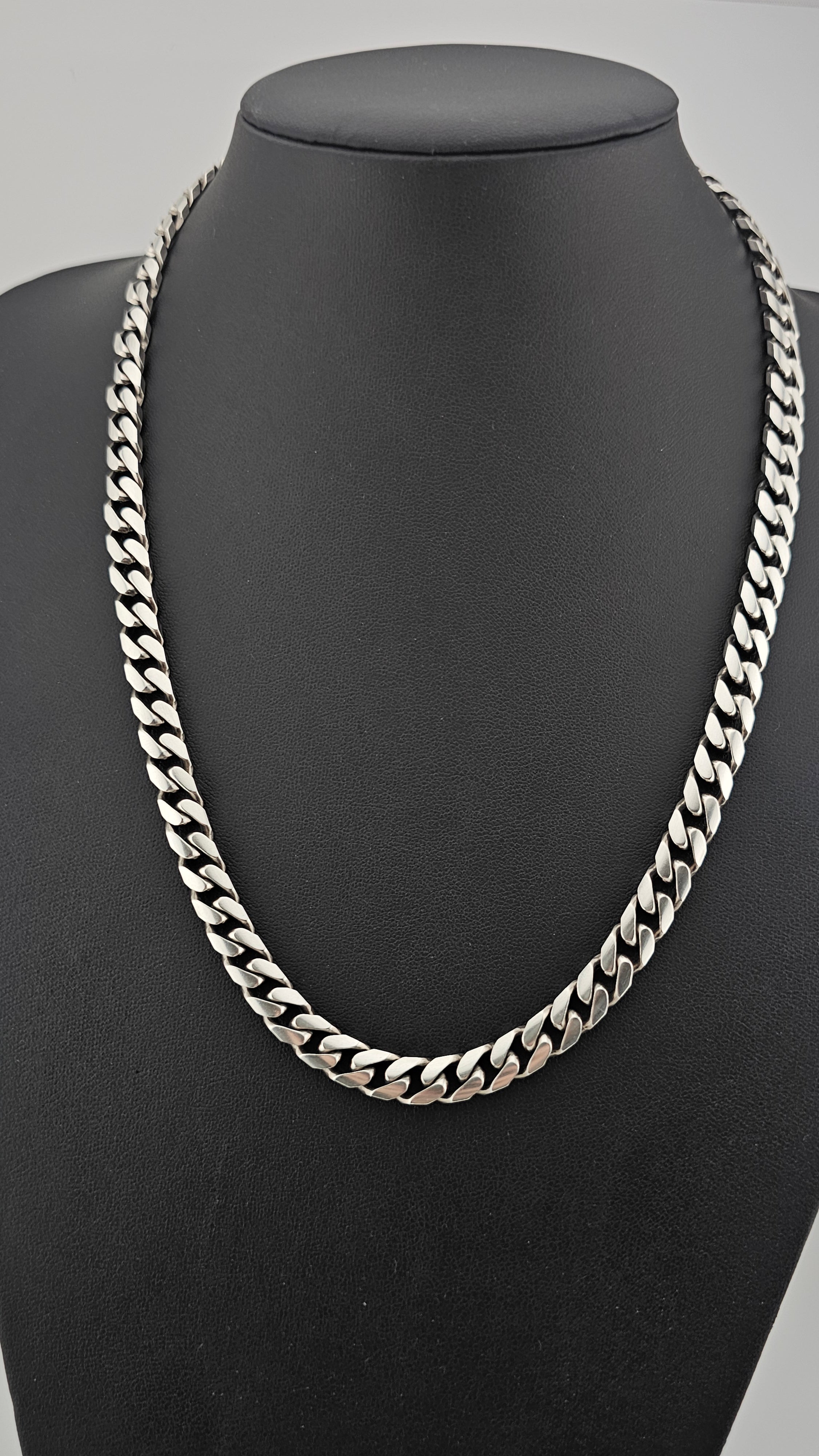 Solid 925 Sterling Heavy Weight Cuban Chain , length 56.5 cm