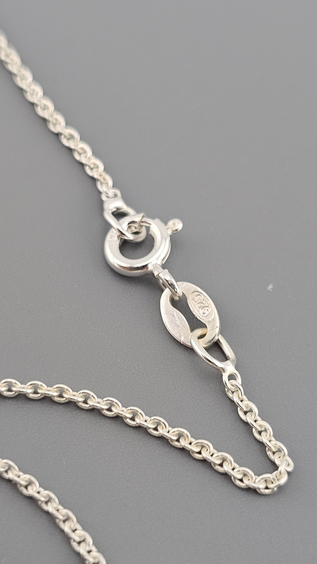 Vintage 925 Sterling Silver Pendant Necklace Featuring Mother of Pearl Inlay