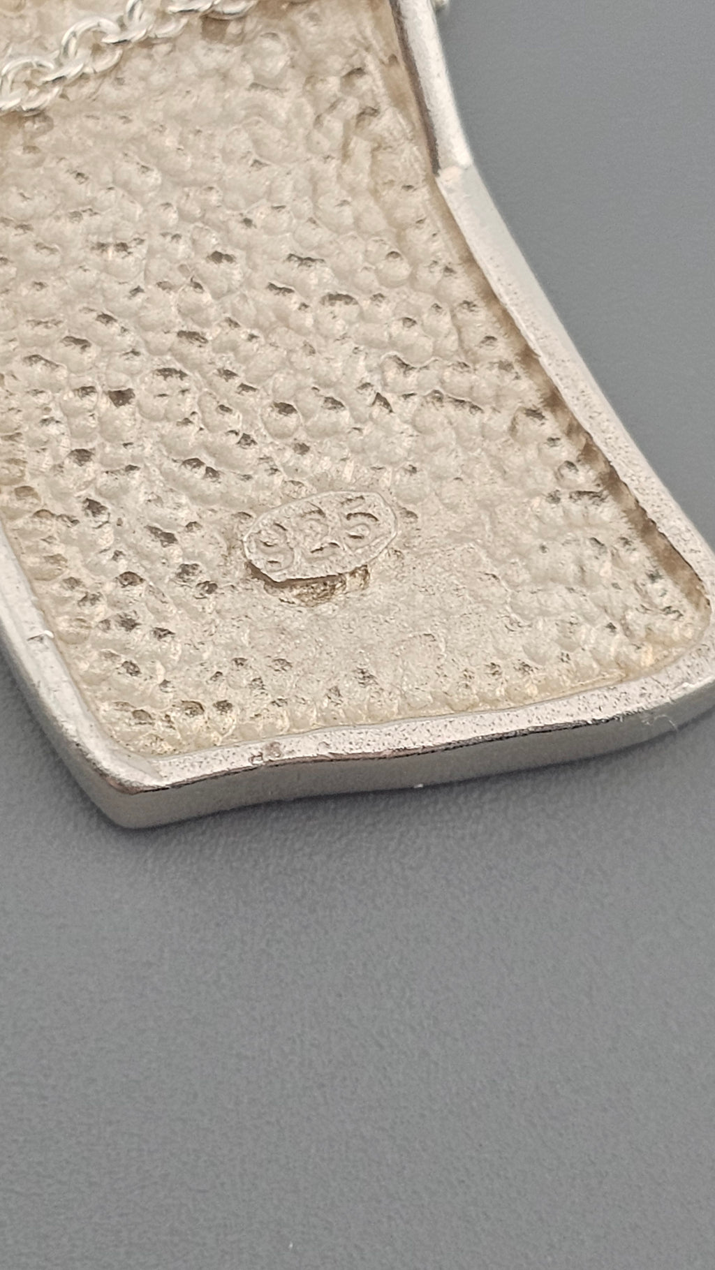 Vintage 925 Sterling Silver Pendant Necklace Featuring Mother of Pearl Inlay