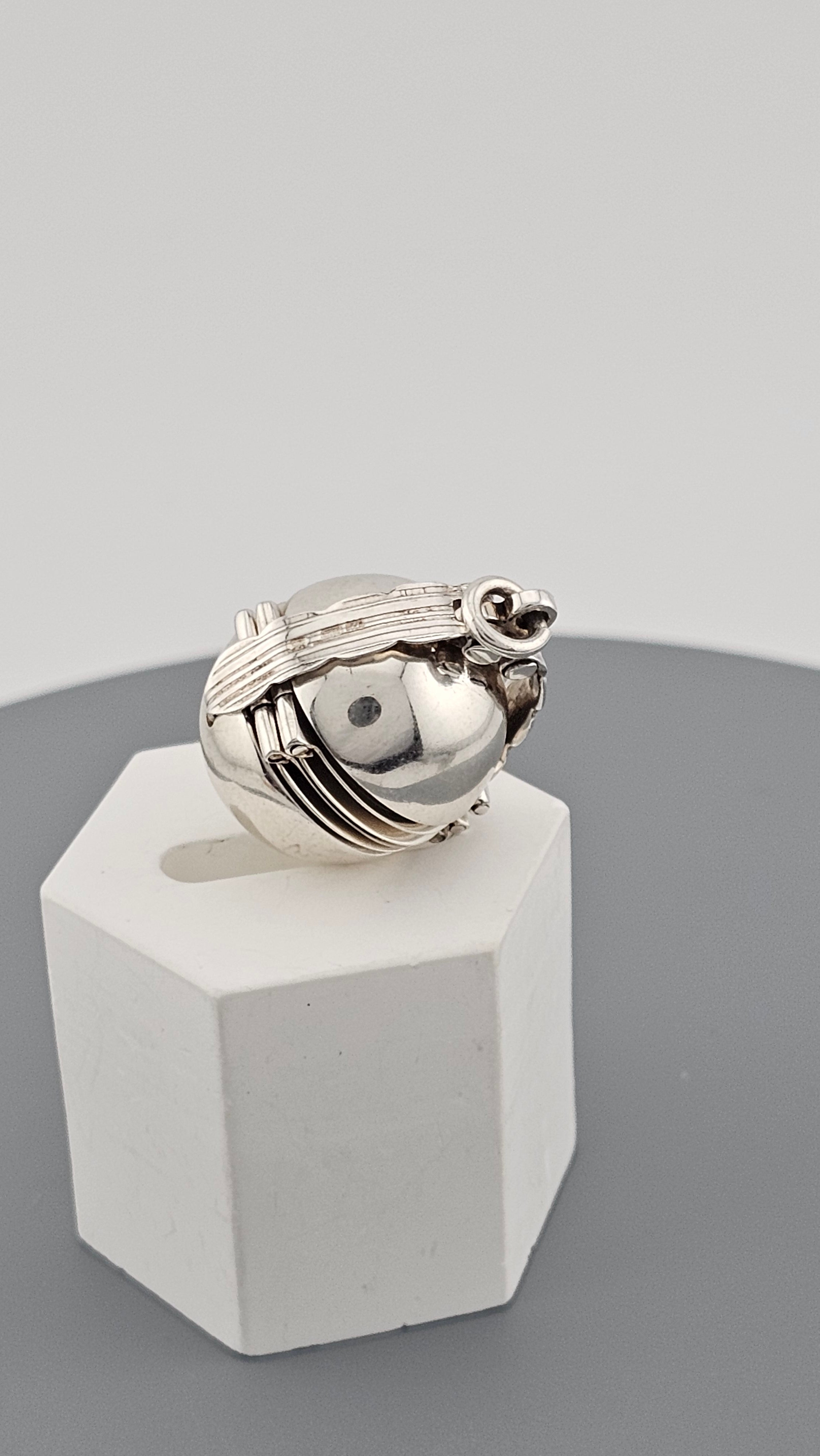 Vintage 1985 Solid 925 Sterling Silver Extendable Orb Ball Locket Pendant