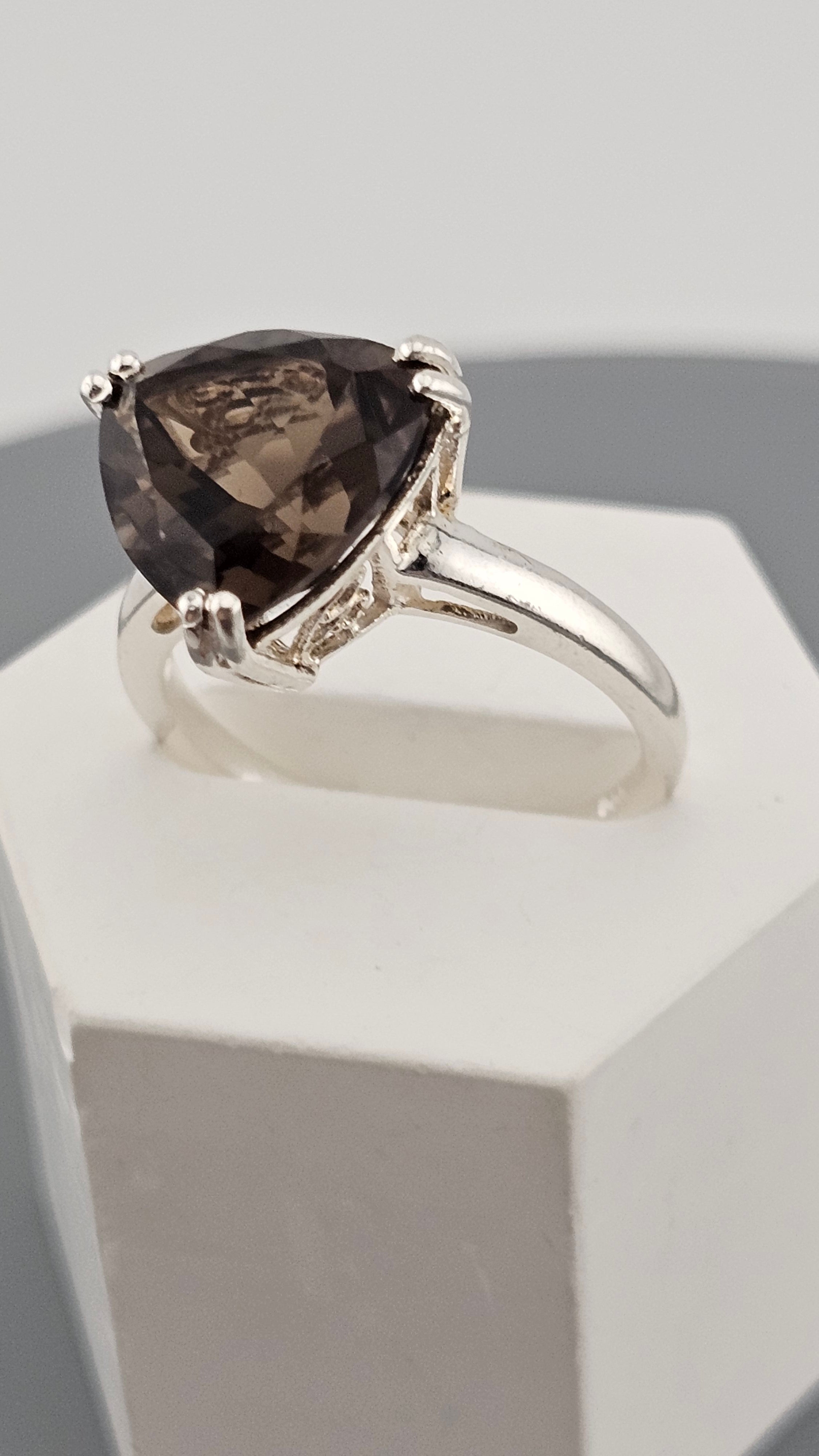 925 Sterling Silver Solitaire Ring Featuring Trillion cut Smokey Quartz, size O 1/2